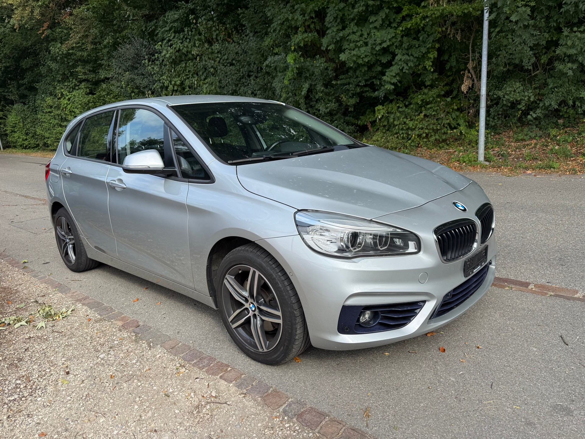 BMW 220i Active Tourer Sport Line Steptronic-showroom-element-1
