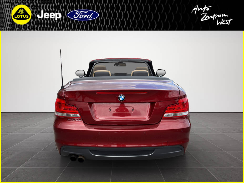 BMW 135i Cabrio-showroom-element-3