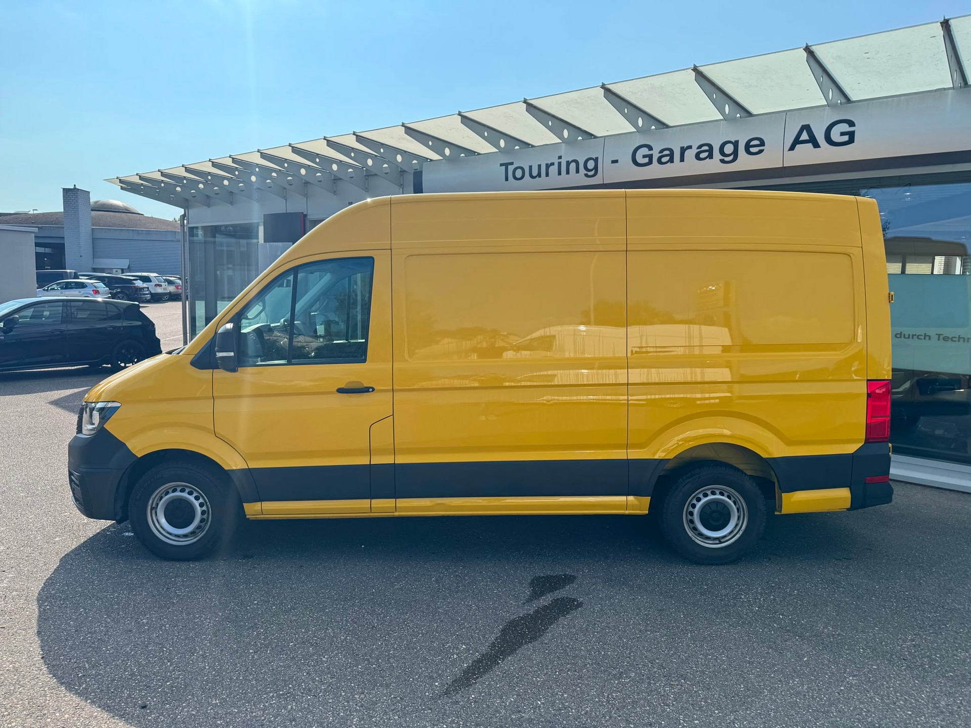 VW Crafter 35 2.0 TDI L3 mit Hochdach Automat-showroom-element-1