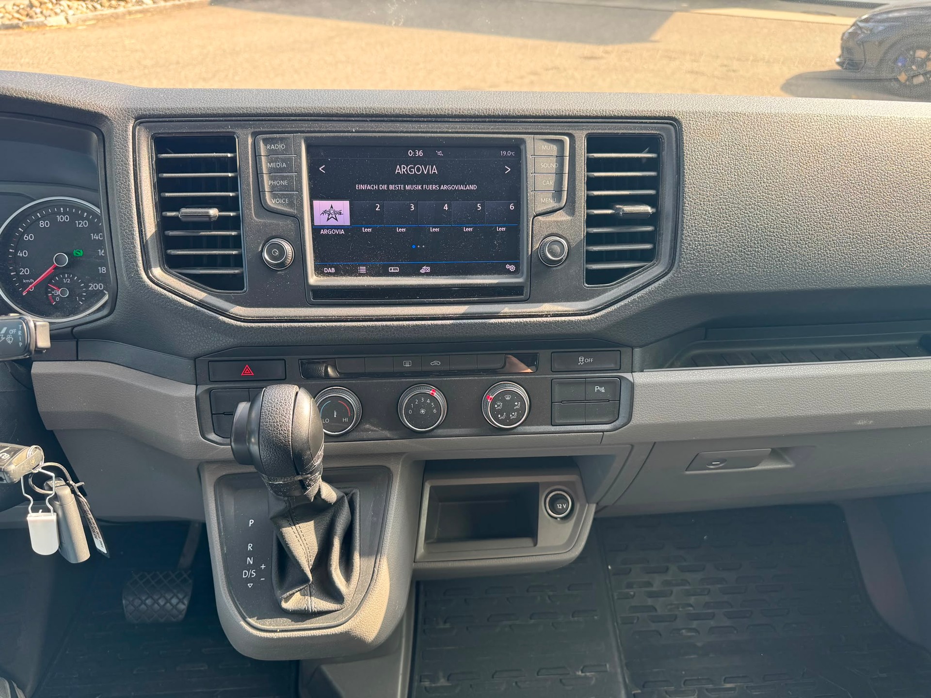 VW Crafter 35 2.0 TDI L3 mit Hochdach Automat-image-8
