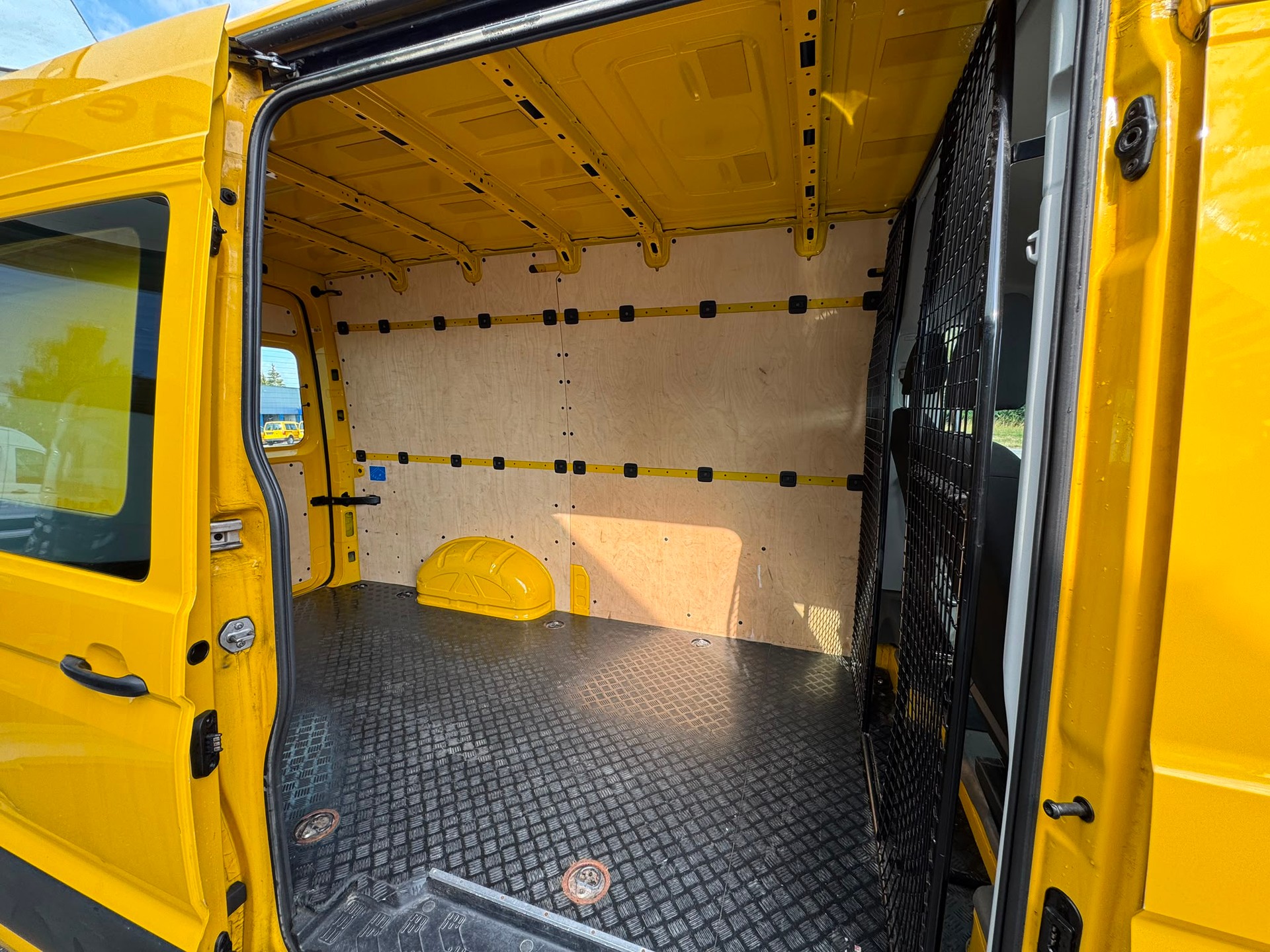 VW Crafter 35 2.0 TDI L3 mit Hochdach Automat-image-4