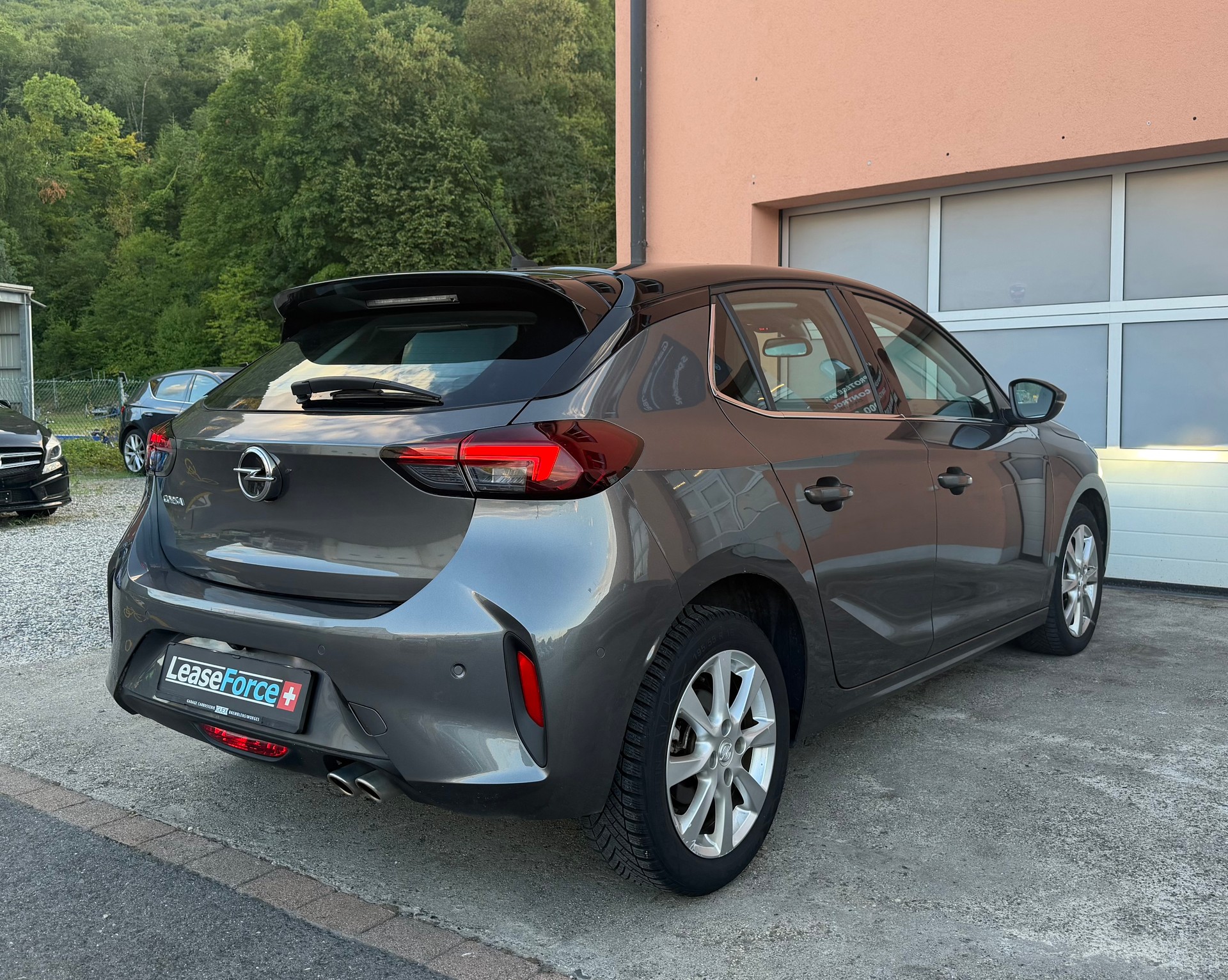 OPEL Corsa 1.2 TP Elegance-showroom-element-3