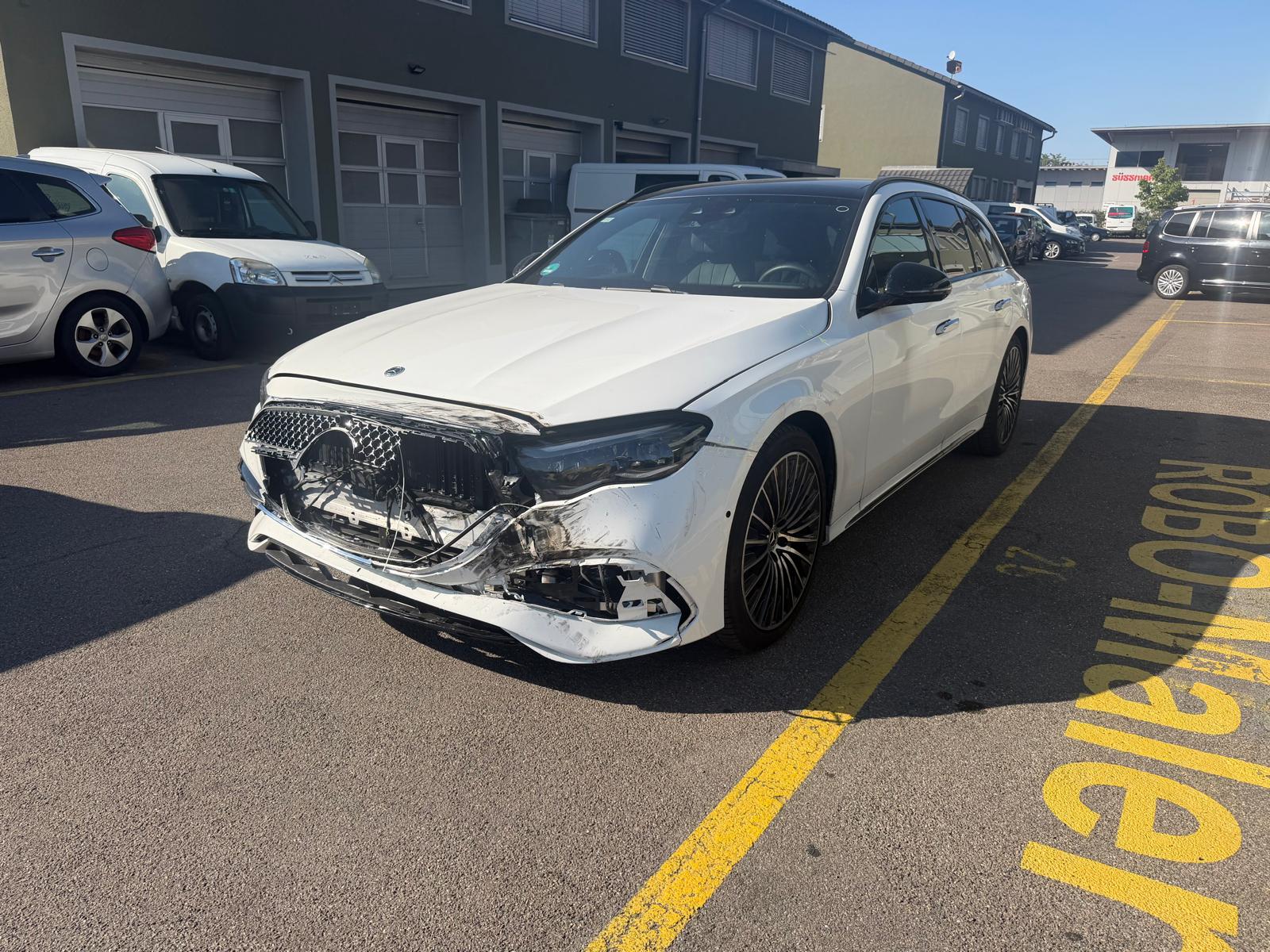 MERCEDES-BENZ E 220 d T 4Matic 9G-Tronic-image-2