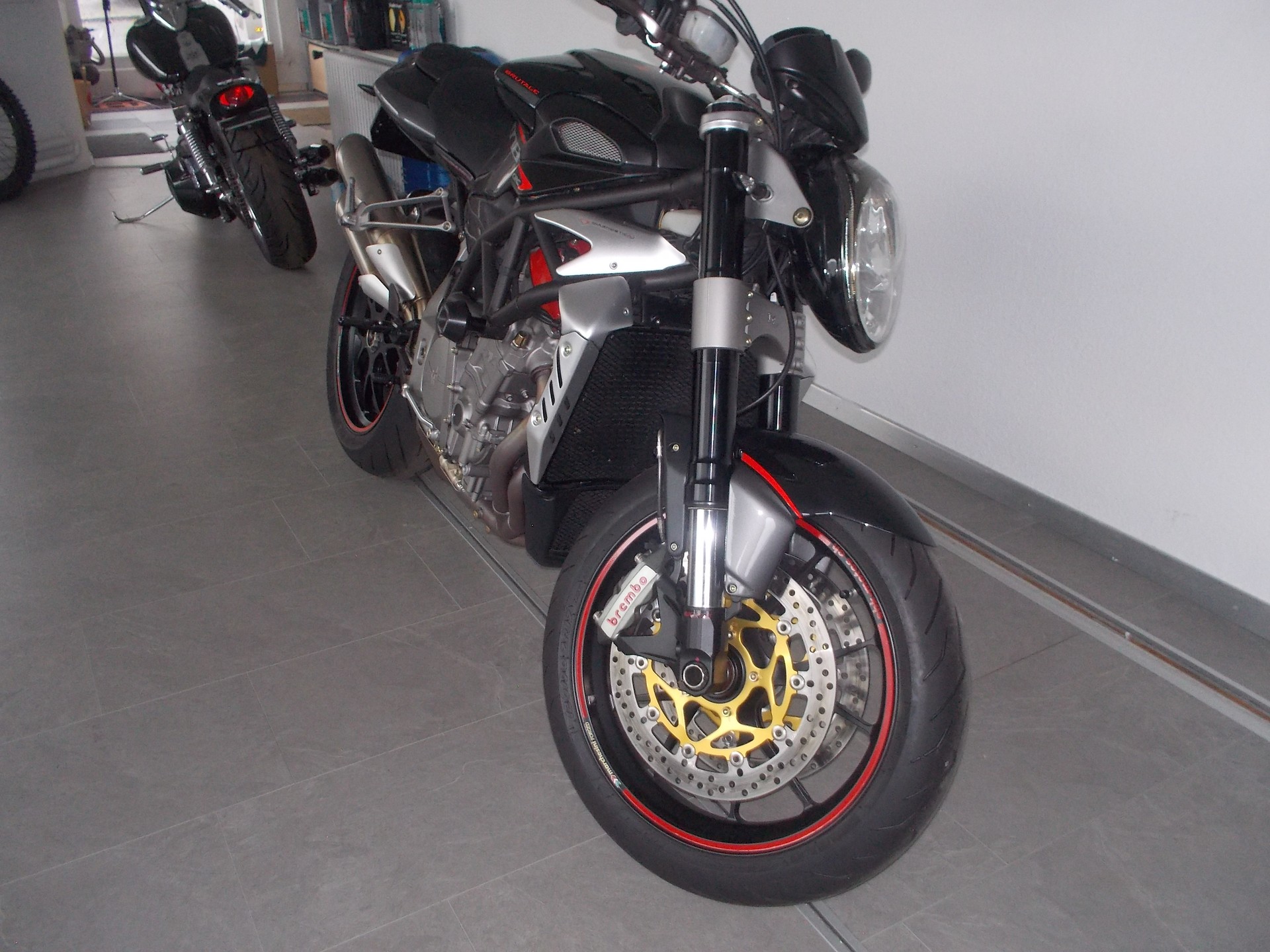 MV AGUSTA B4 Brutale 1078 RR-image-1