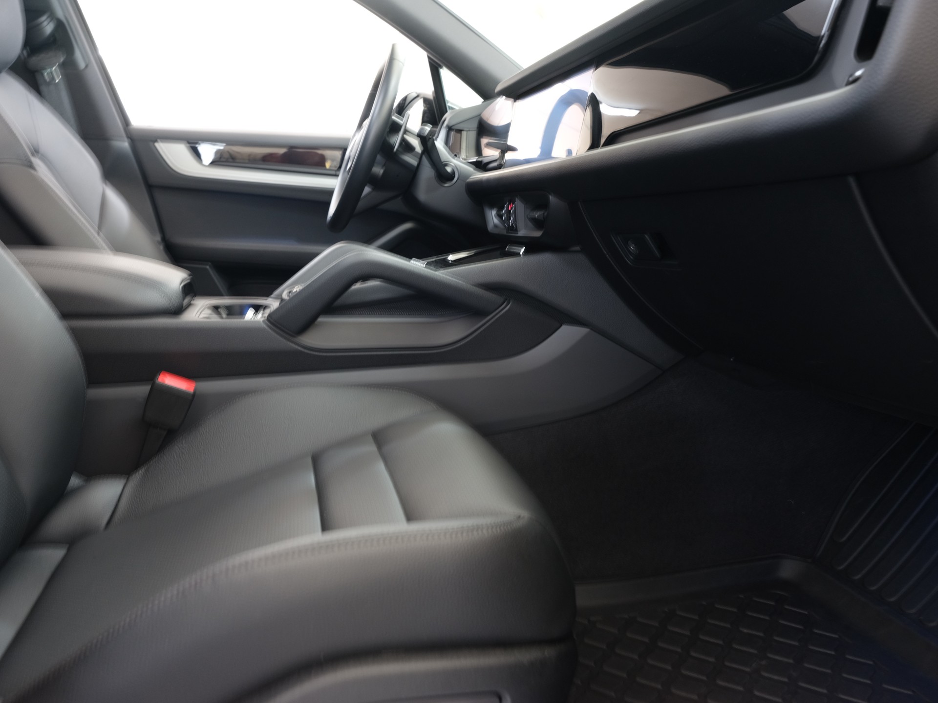 PORSCHE Cayenne Tiptronic *Panorama* *Porsche Aproved*-image-30