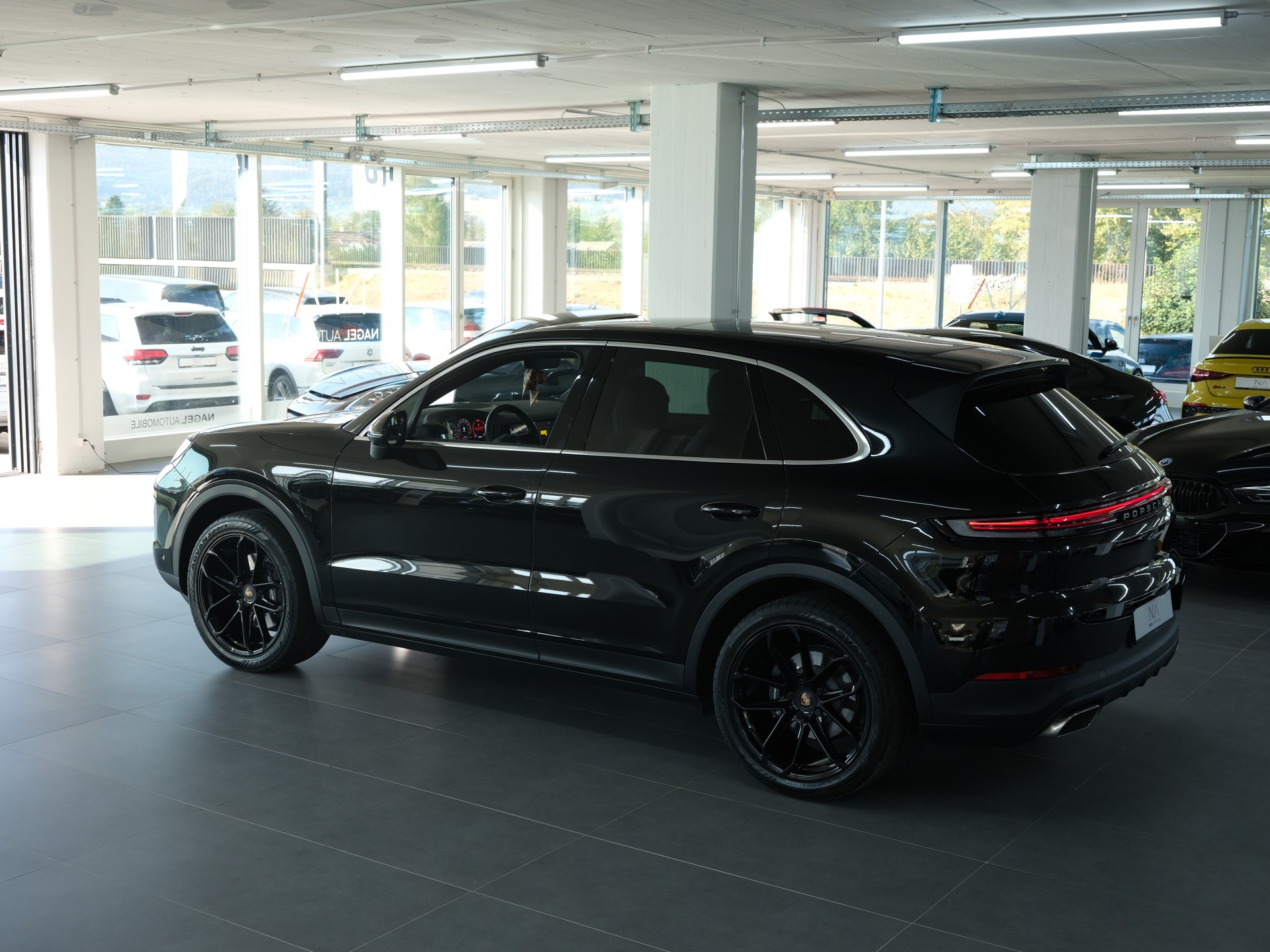 PORSCHE Cayenne Tiptronic *Panorama* *Porsche Aproved*-image-19