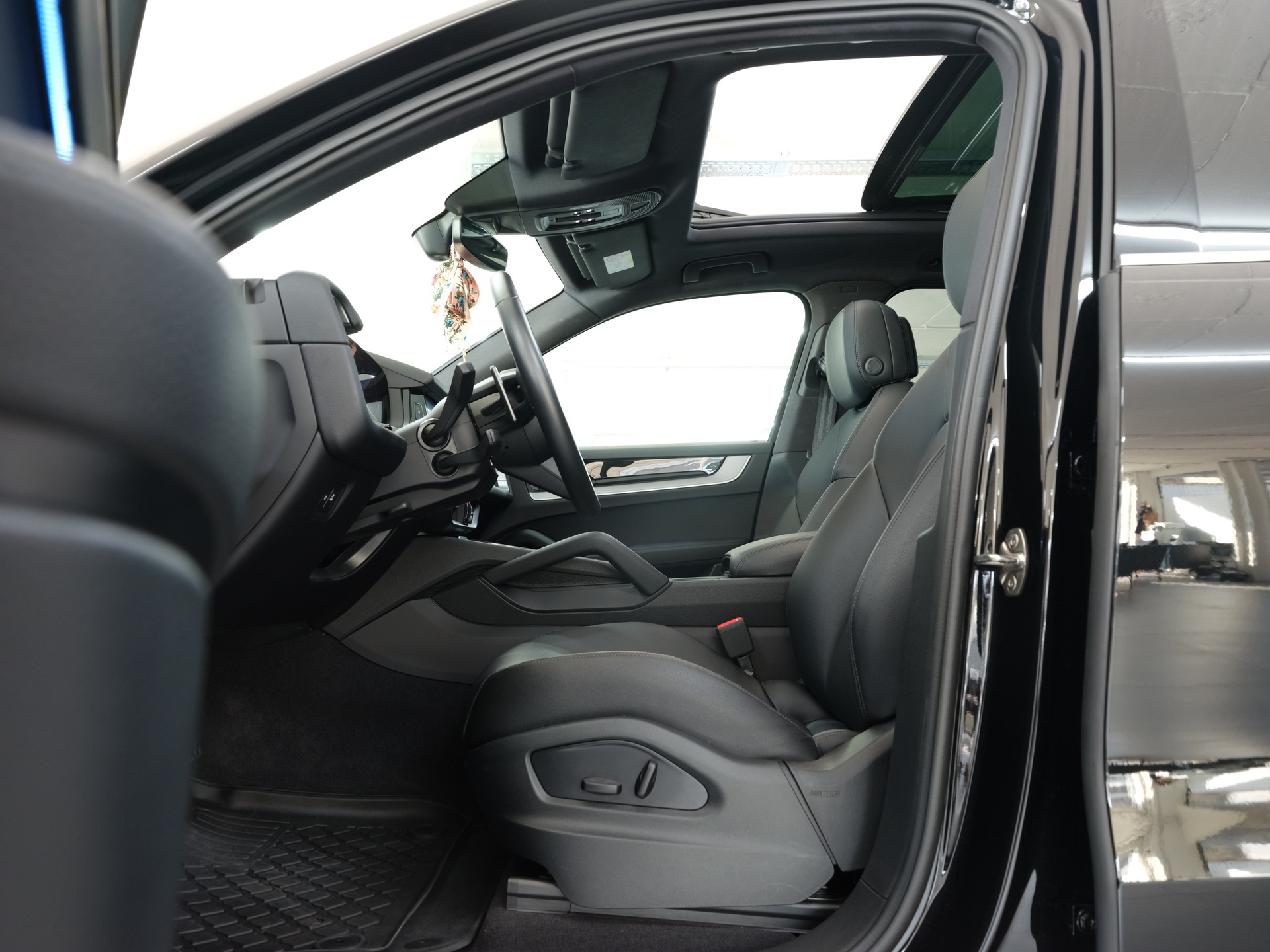 PORSCHE Cayenne Tiptronic *Panorama* *Porsche Aproved*-image-22