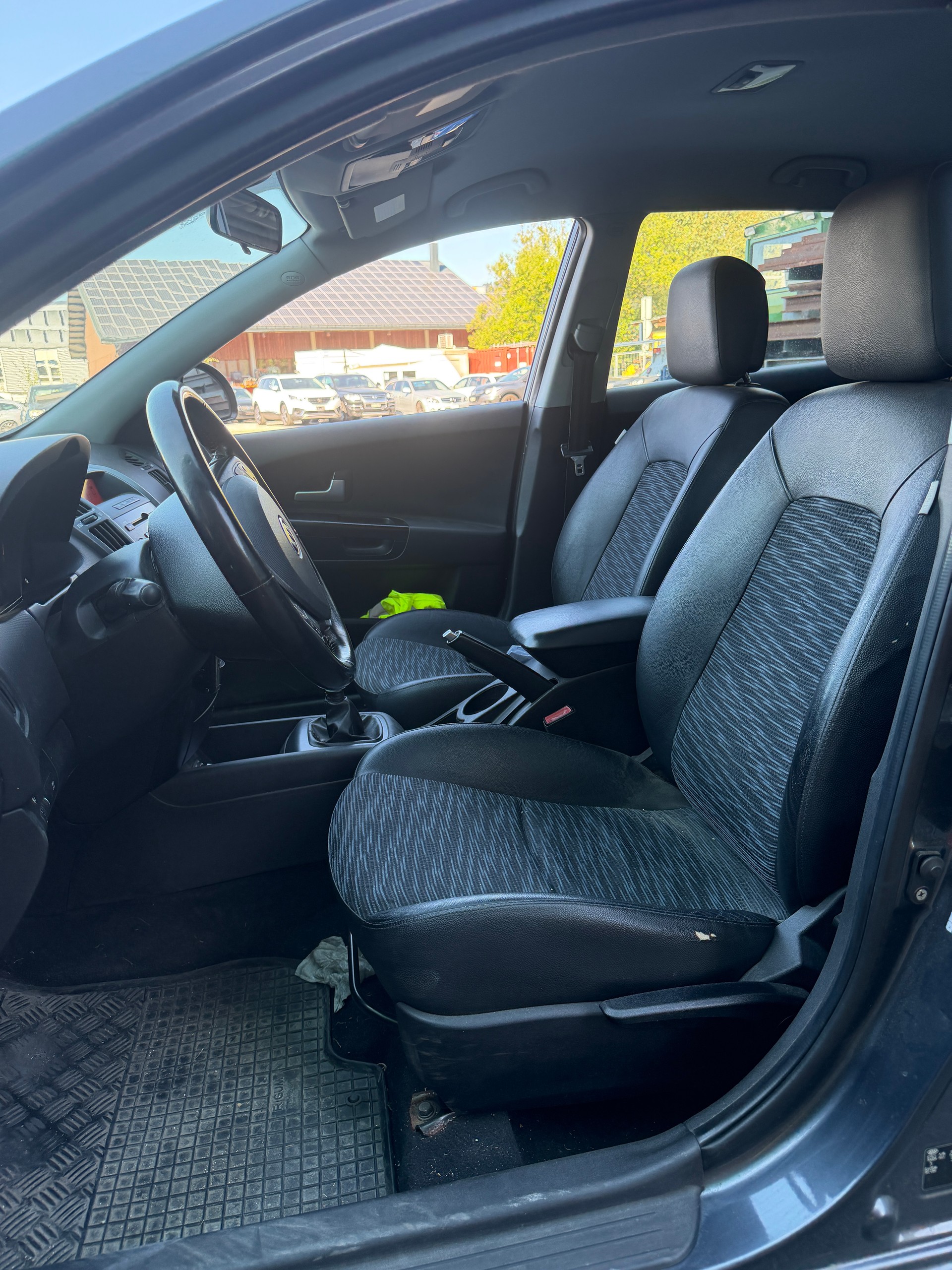 KIA Cee'd 1.6 CRDi Style-image-8