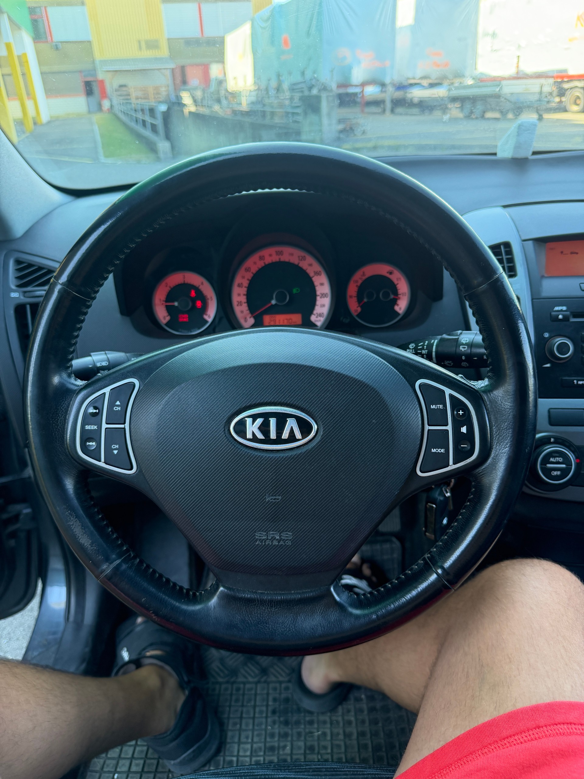 KIA Cee'd 1.6 CRDi Style-image-11