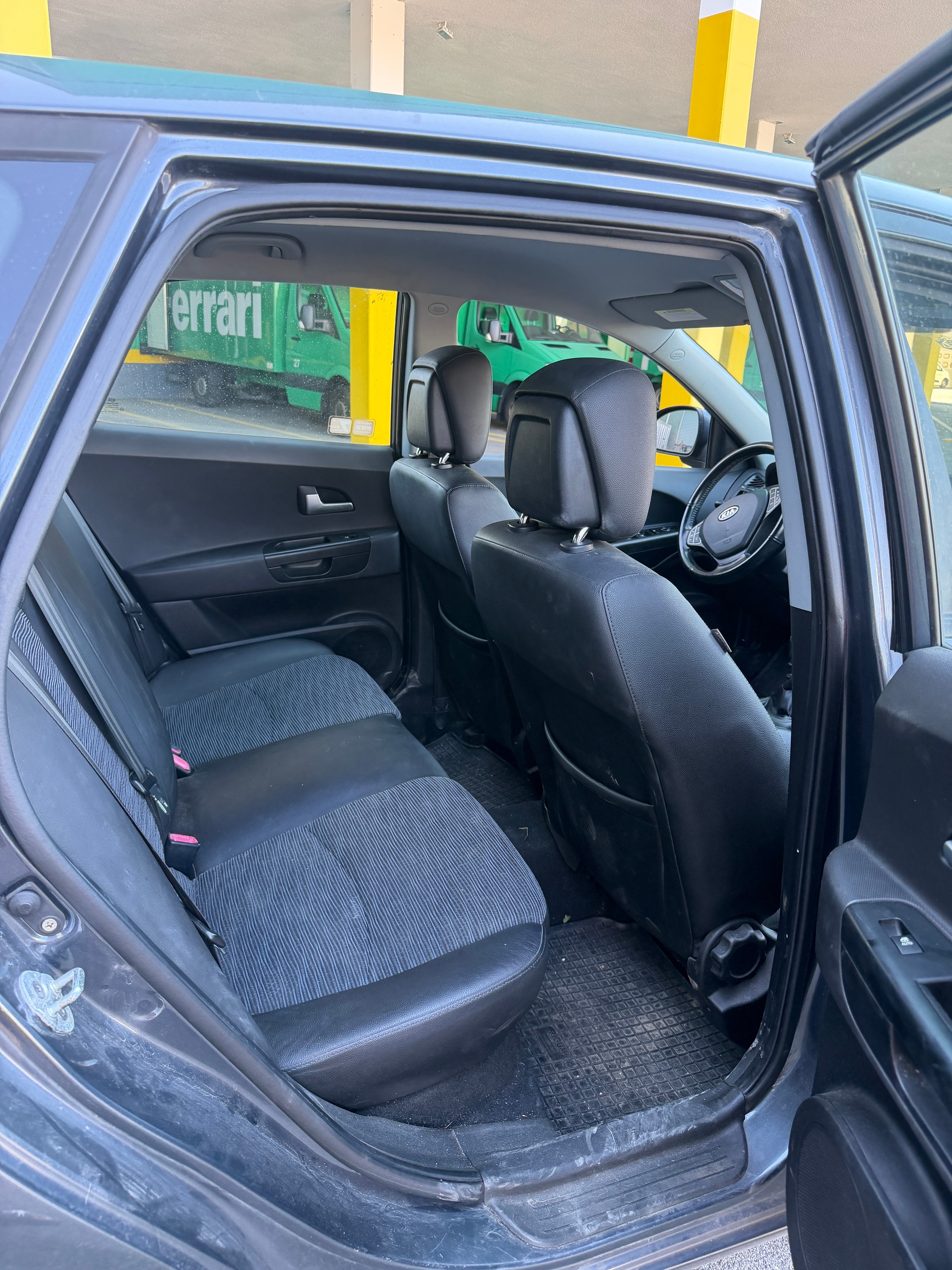 KIA Cee'd 1.6 CRDi Style-image-15