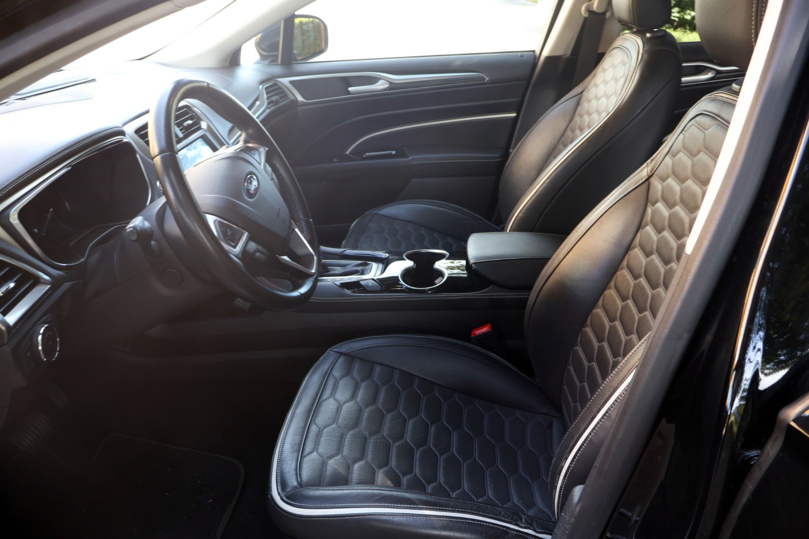 FORD 2.0 HEV 187 Vignale-image-5