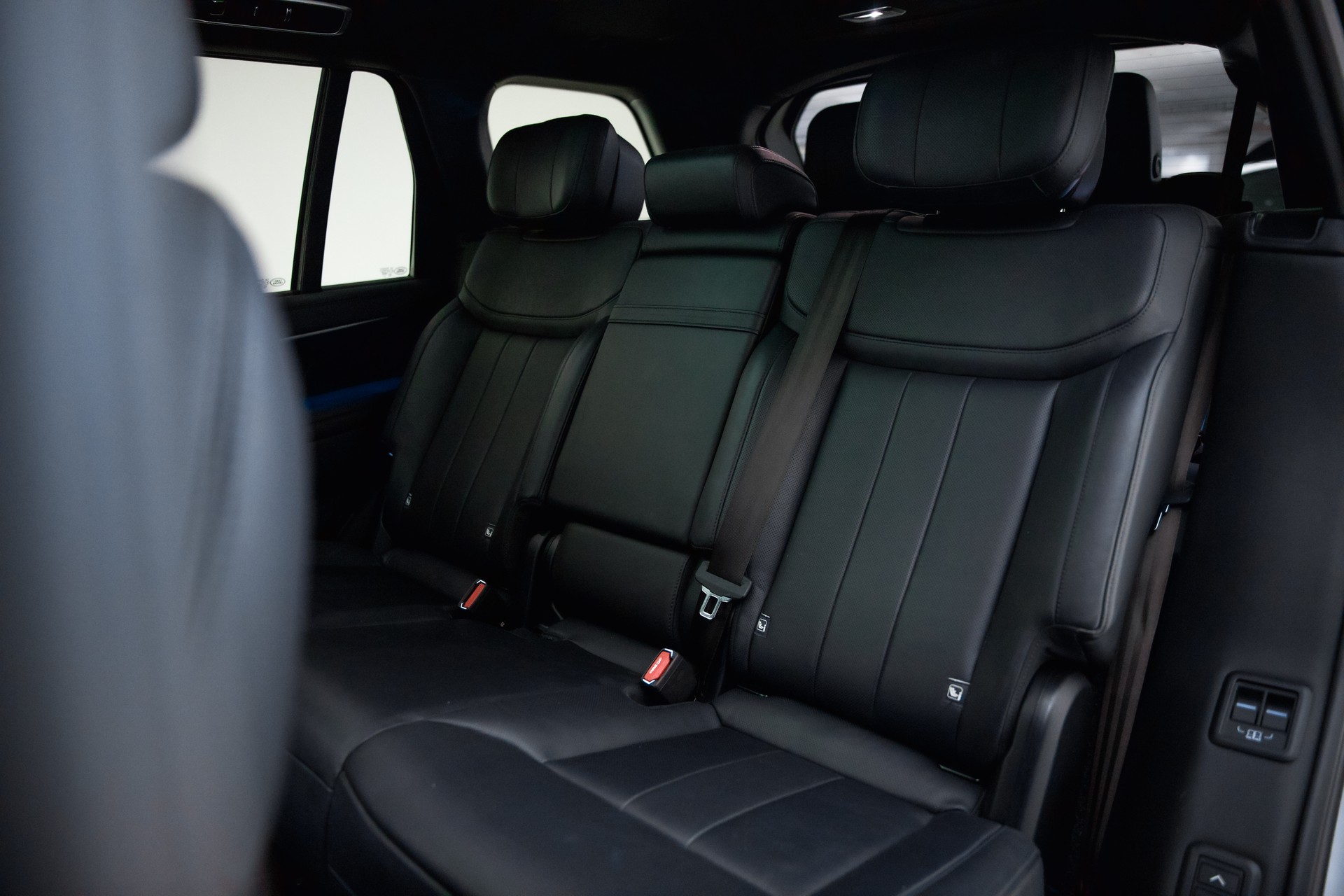LAND ROVER Range Rover LWB 7 Plätze D350 3.0D I6 MHEV SE Automatic-image-24