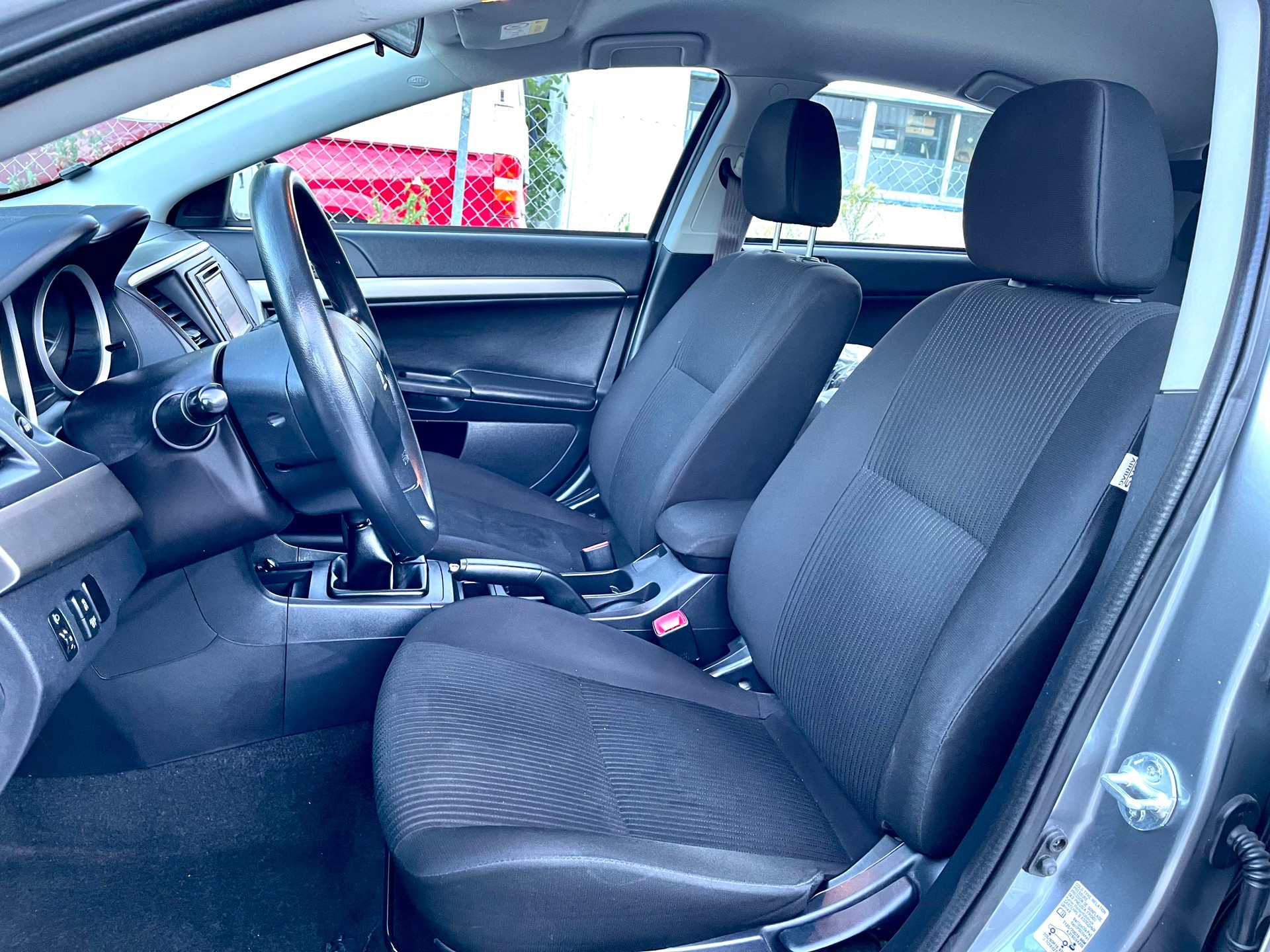 MITSUBISHI Lancer Sportback 1.6 Goal-showroom-element-2