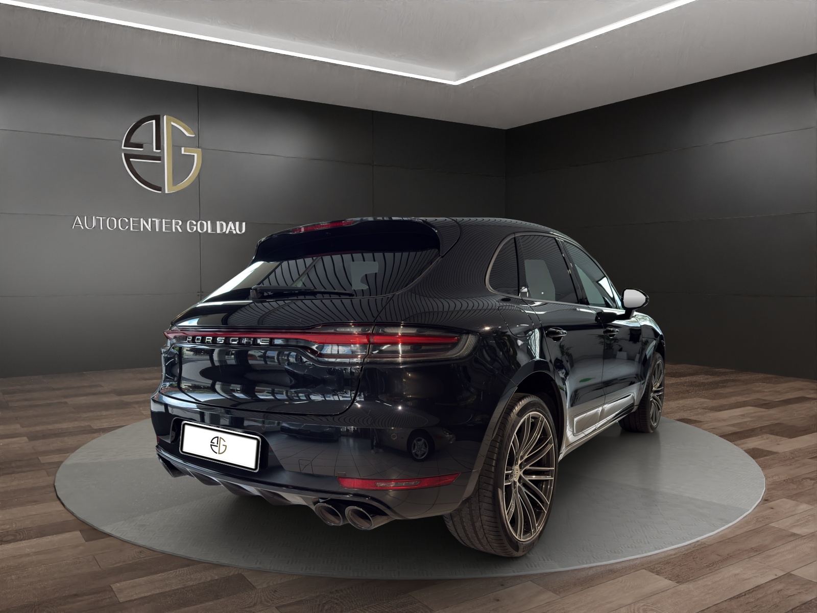 PORSCHE Macan PDK-showroom-element-3