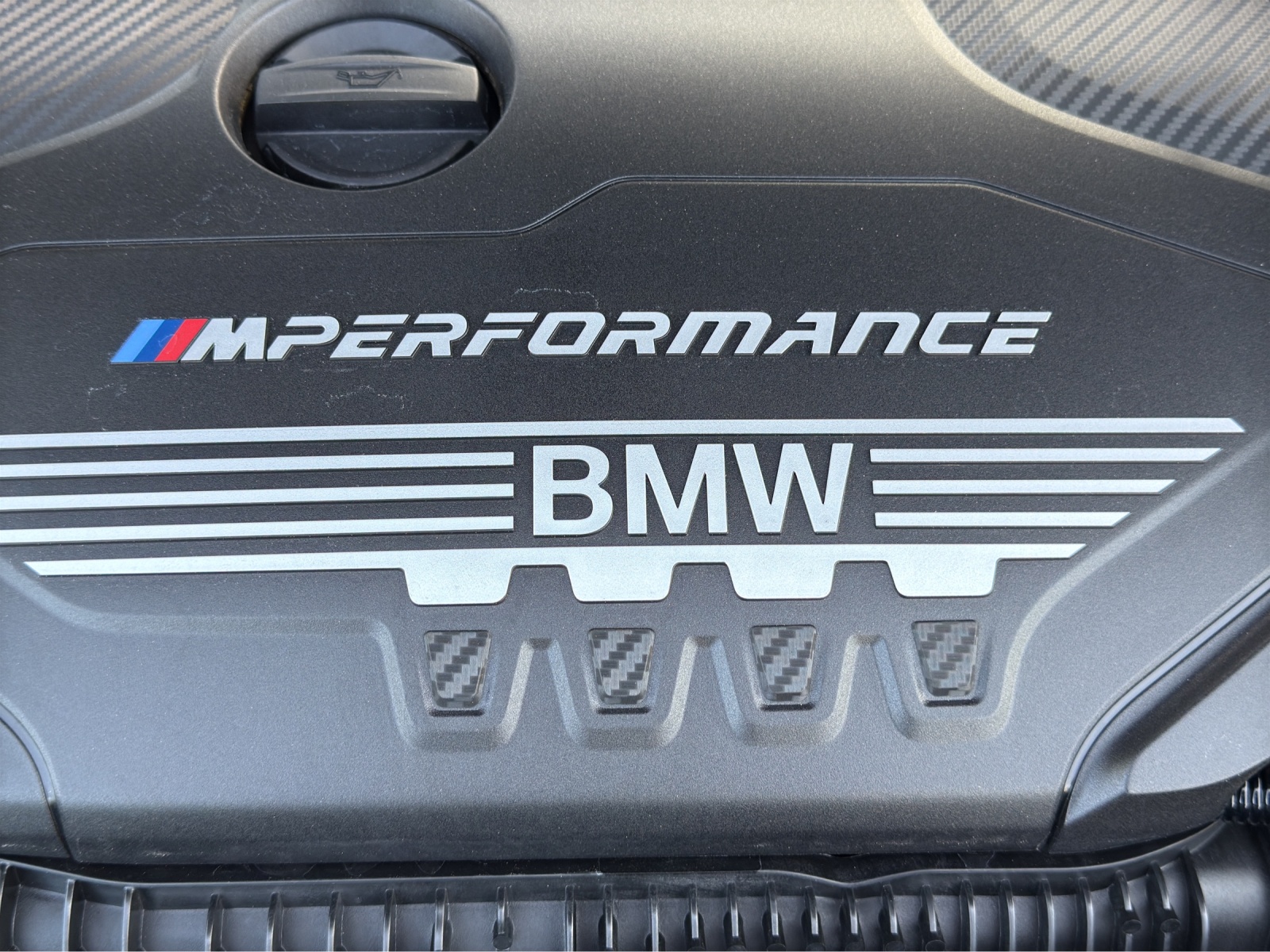 BMW M135i xDrive Steptronic Black&Black*Historisches 50-Jahre M-Emblem-image-21