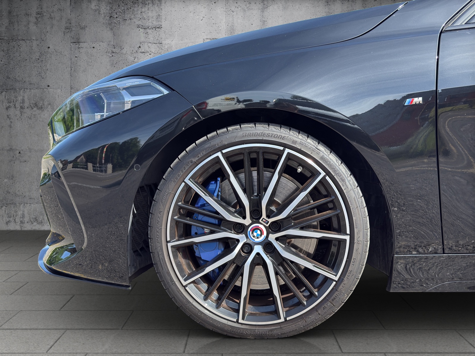 BMW M135i xDrive Steptronic Black&Black*Historisches 50-Jahre M-Emblem-image-20