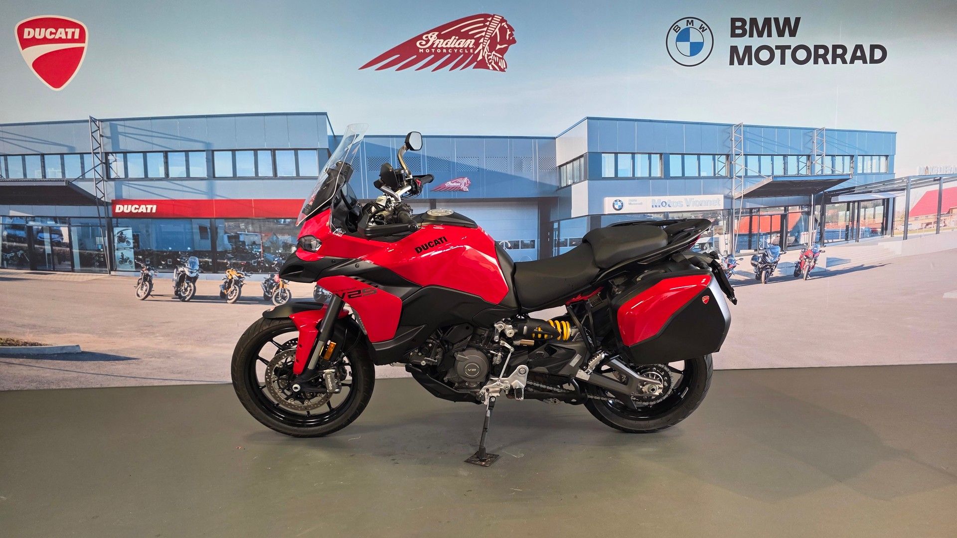 DUCATI Multistrada V2 S Travel-showroom-element-3