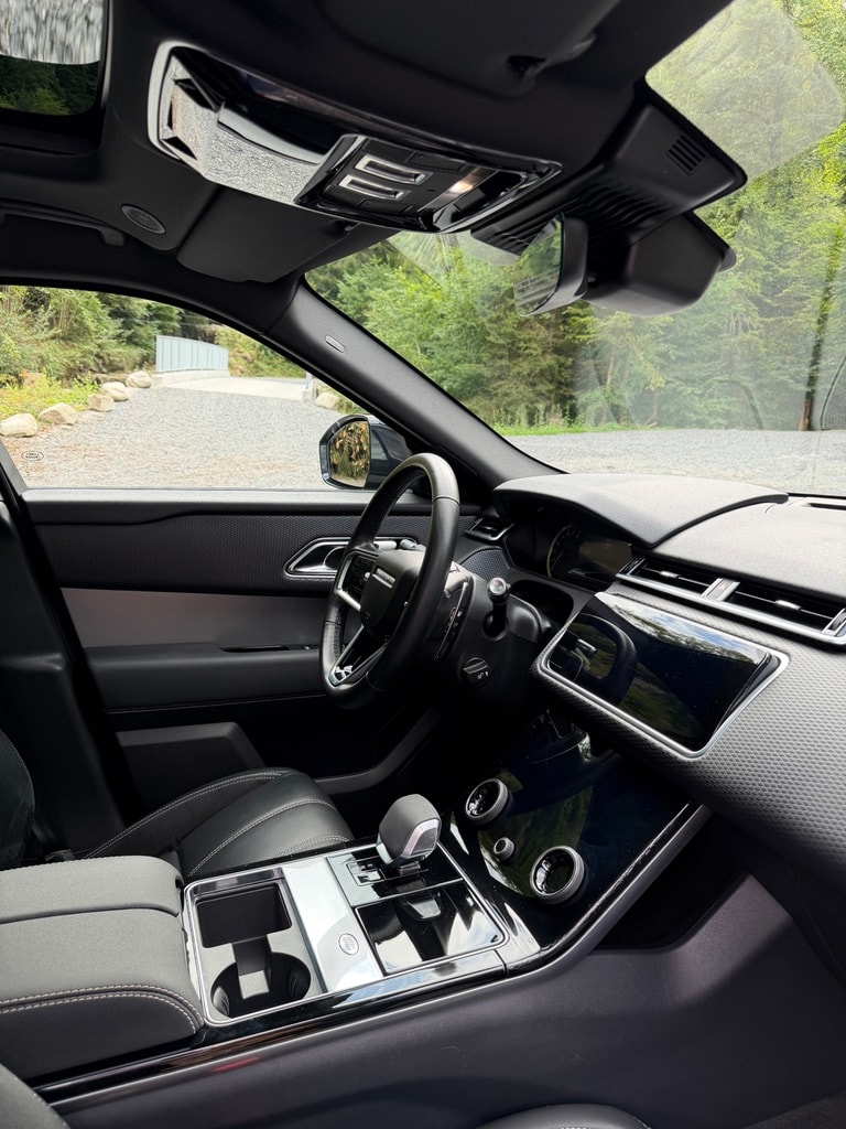 LAND ROVER Velar 2.0 T R DYNAMIC SE-image-4