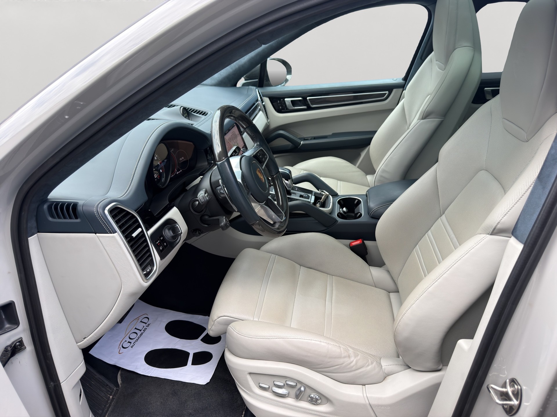 PORSCHE Cayenne Coupé E-Hybrid Full Options-image-4