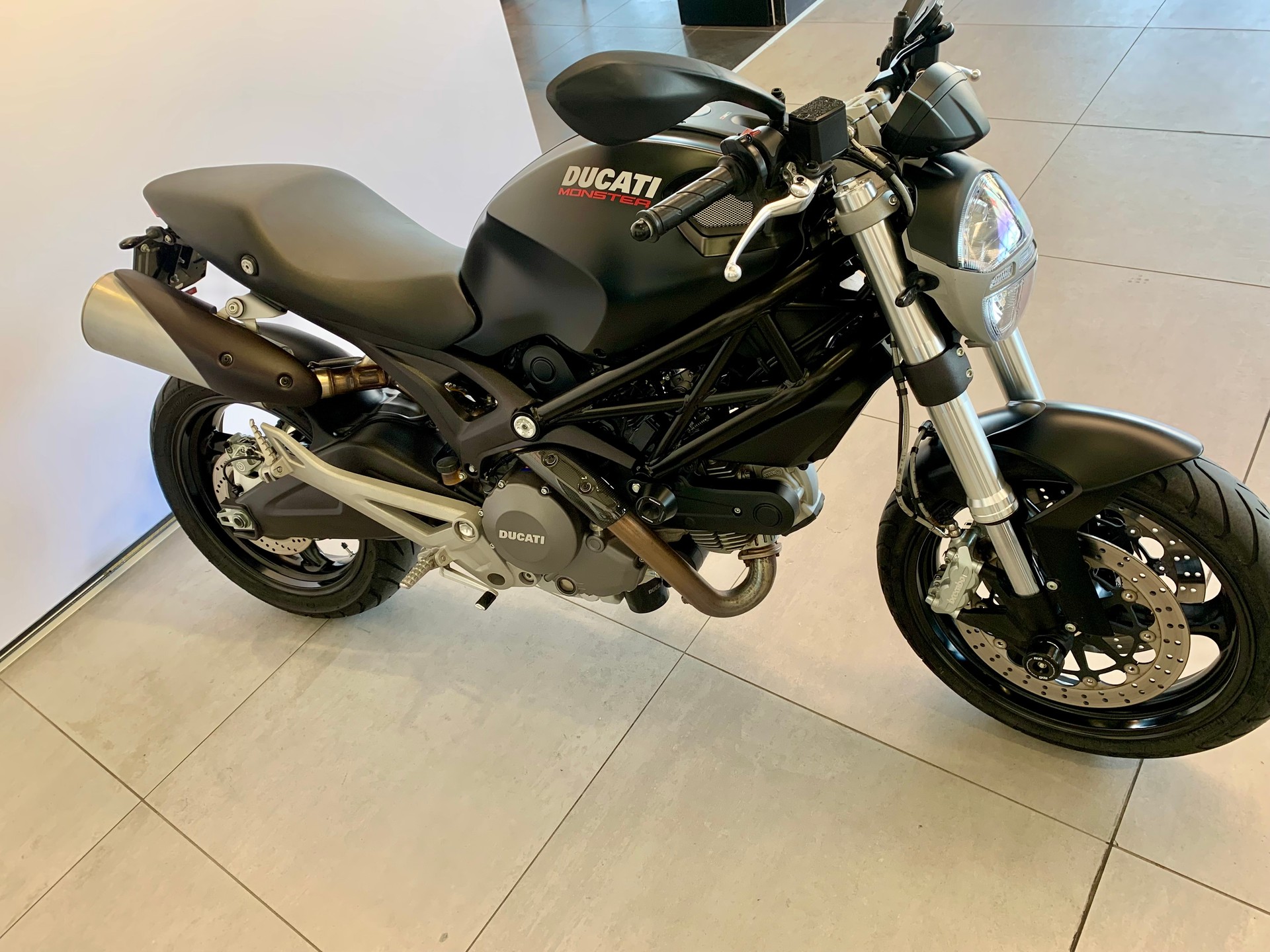 DUCATI Monster 696+ ABS-image-5