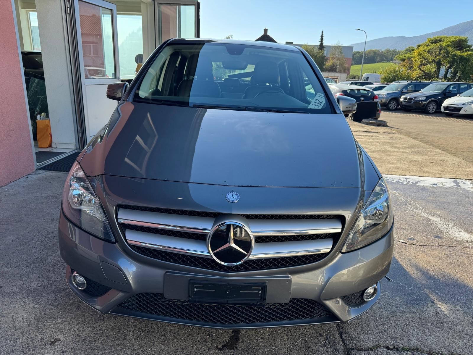 MERCEDES-BENZ B200