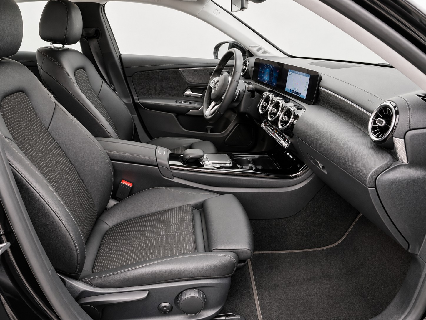 MERCEDES-BENZ CLA Shooting Brake 200 d 8G-DCT-image-4