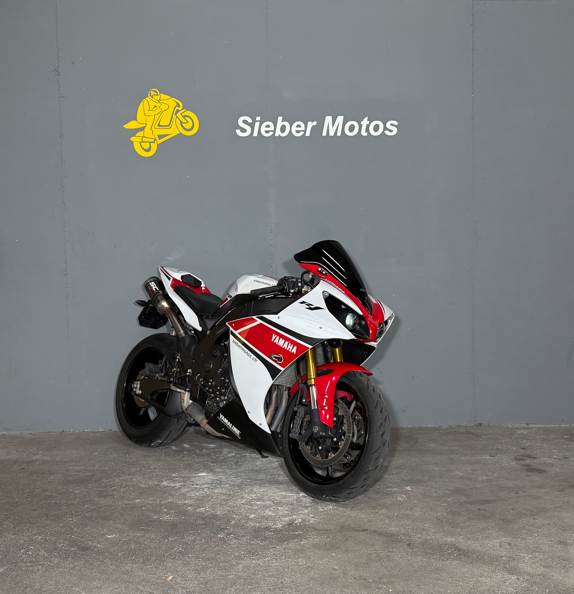 YAMAHA YZF-R1 50th Anniversary-image-1