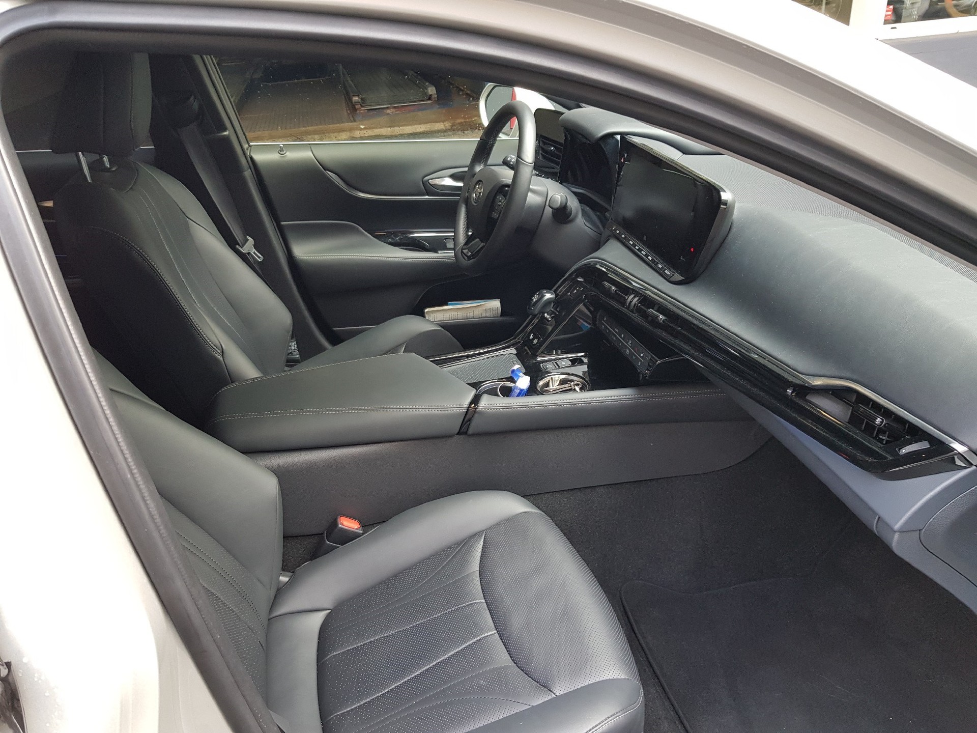TOYOTA Mirai Fuel cell Platinum-image-5