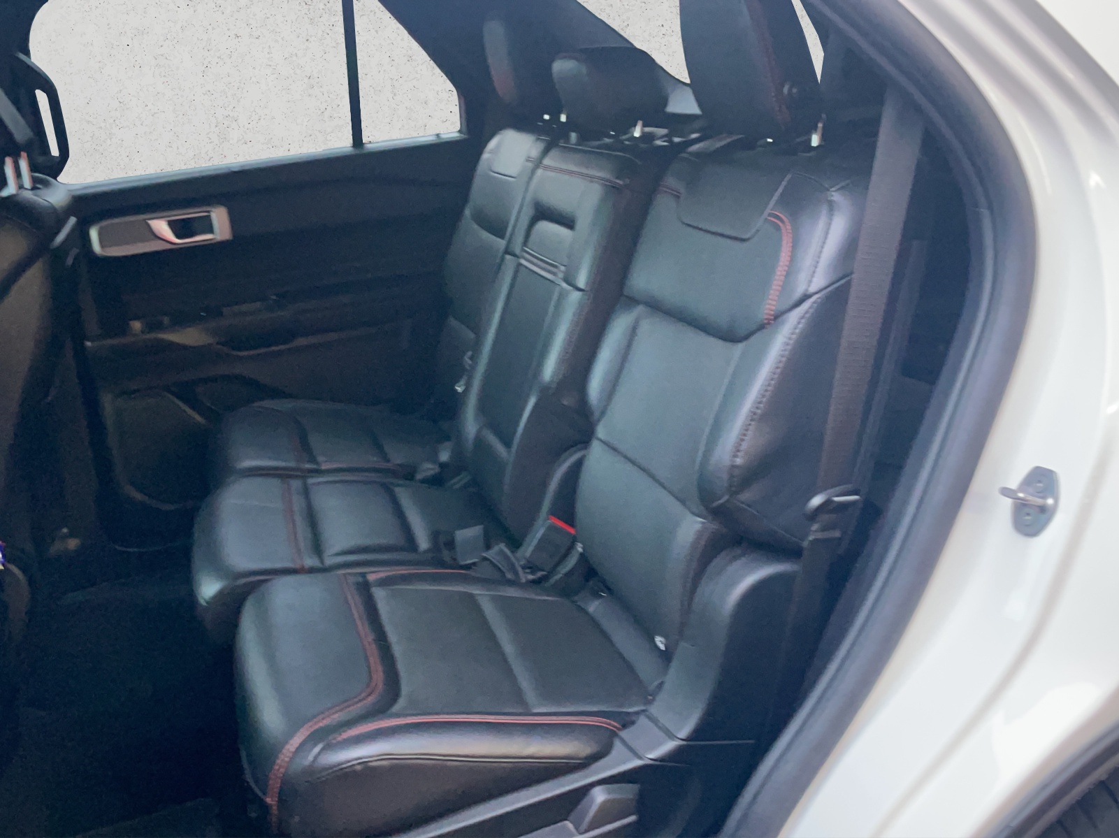 FORD Explorer 3.0 V6 Plug-in Hybrid ST-Line-image-15