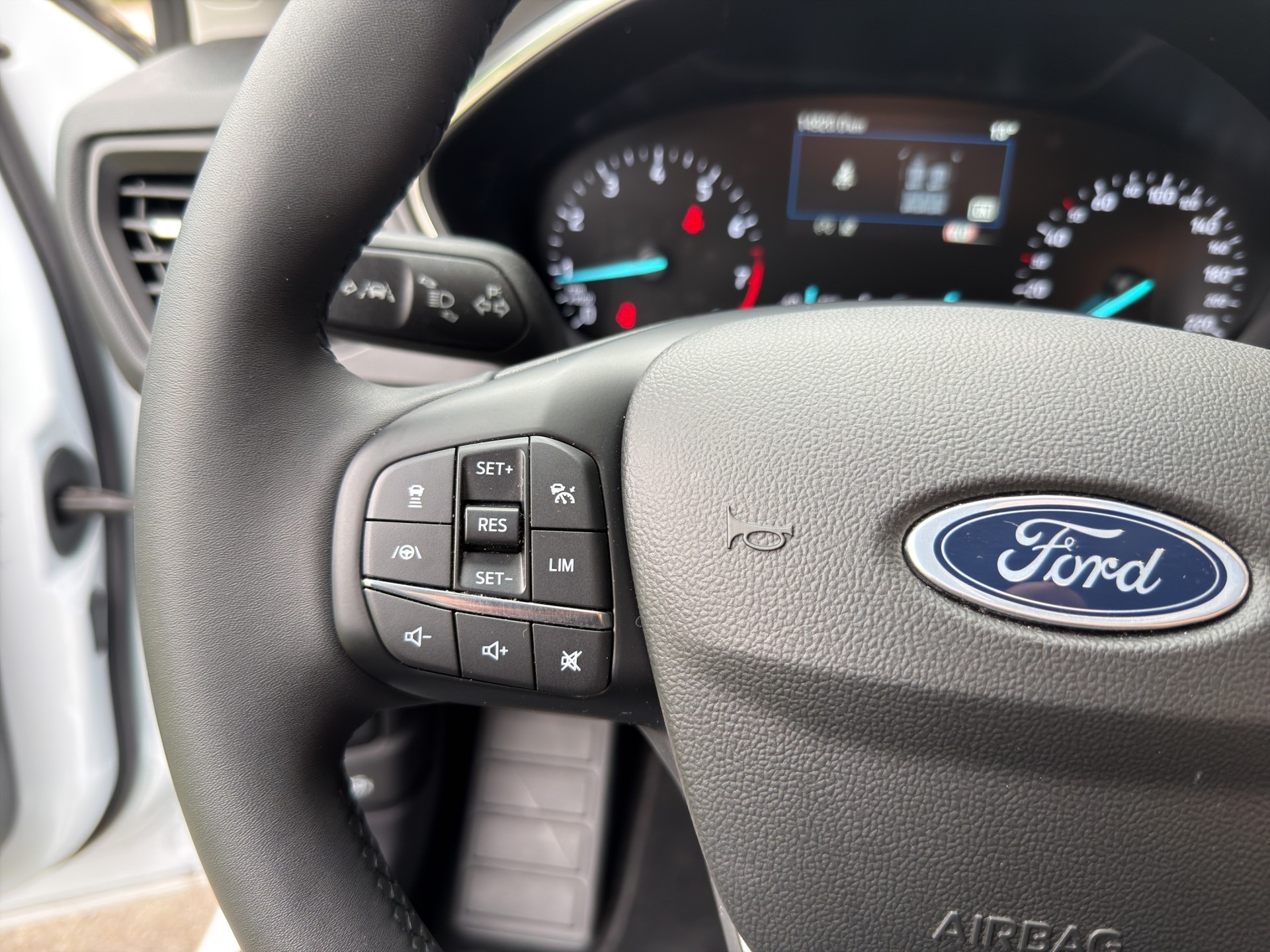 FORD Focus 1.0 MHEV Active Vignale Automat LEASING AB 309.73 CHF / MONAT-image-14