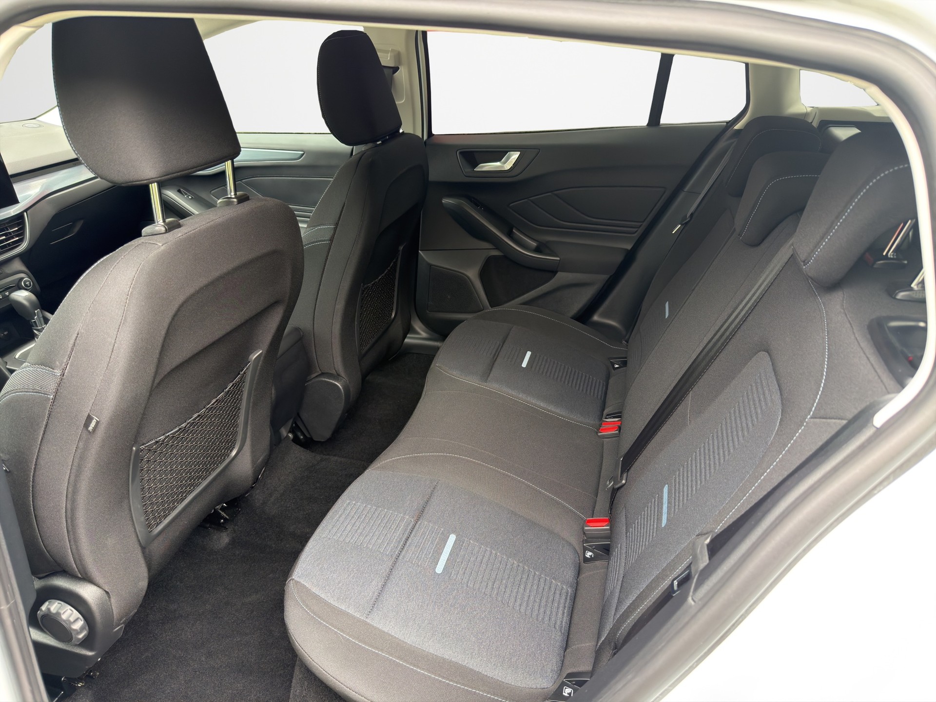 FORD Focus 1.0 MHEV Active Vignale Automat LEASING AB 309.73 CHF / MONAT-image-9