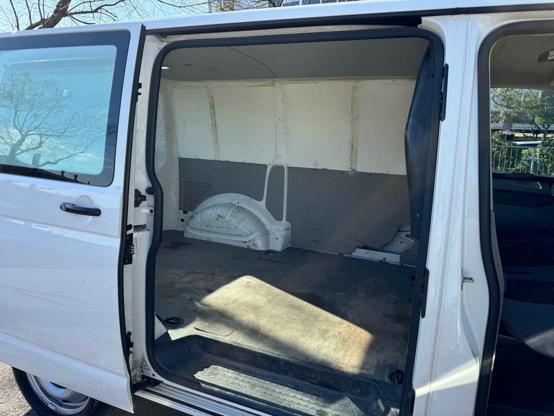VW T6 2.0 Bi-TDI DSG-image-13