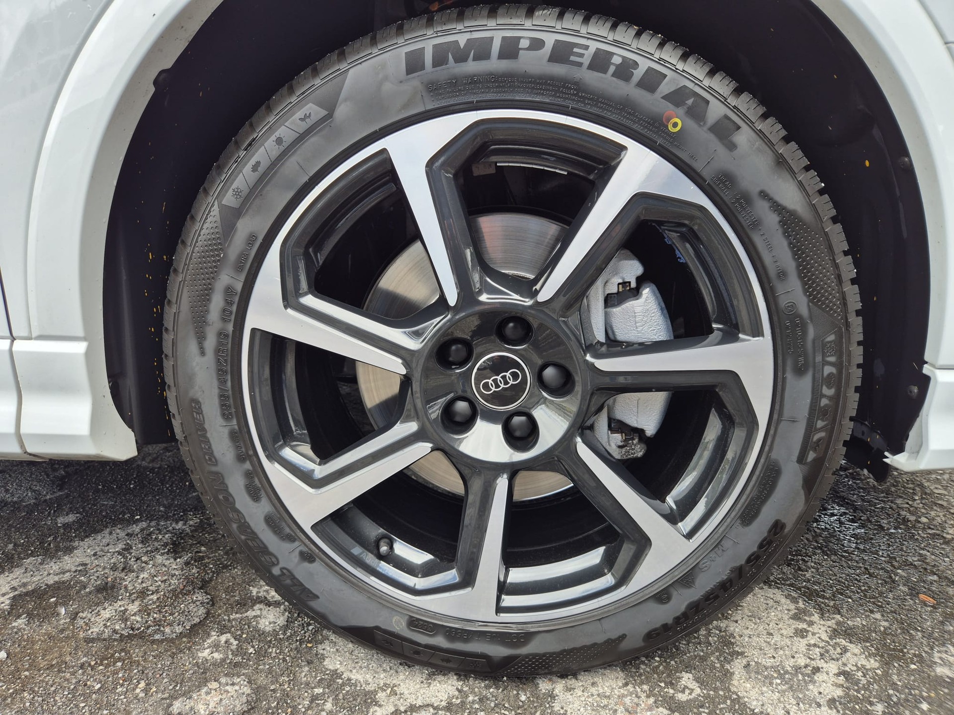 AUDI Q3 40 TDI S line quattro S-tronic-image-15