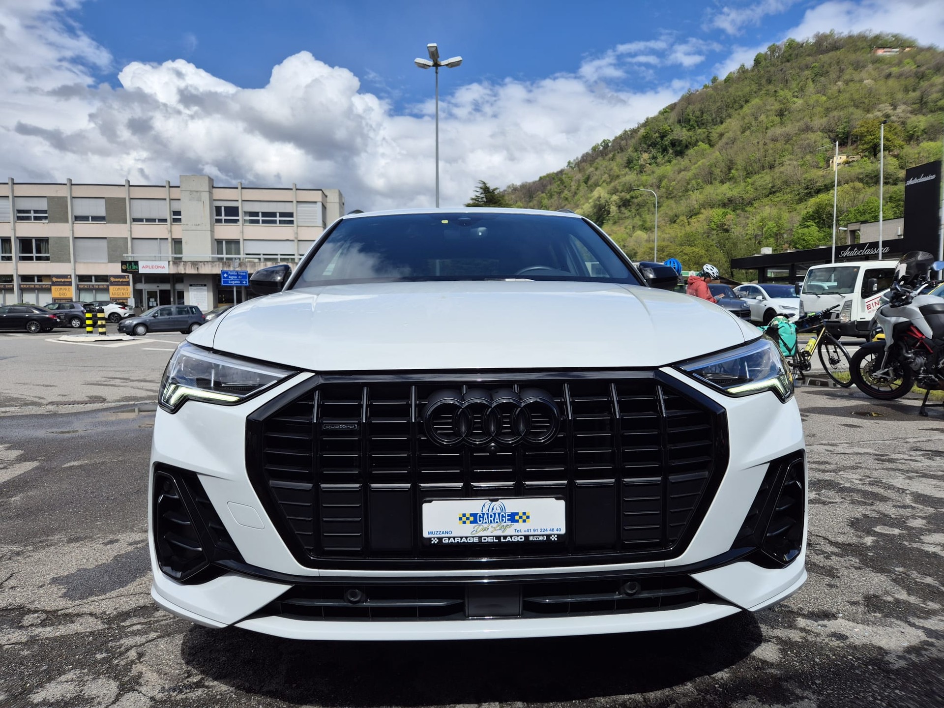 AUDI Q3 40 TDI S line quattro S-tronic-image-1