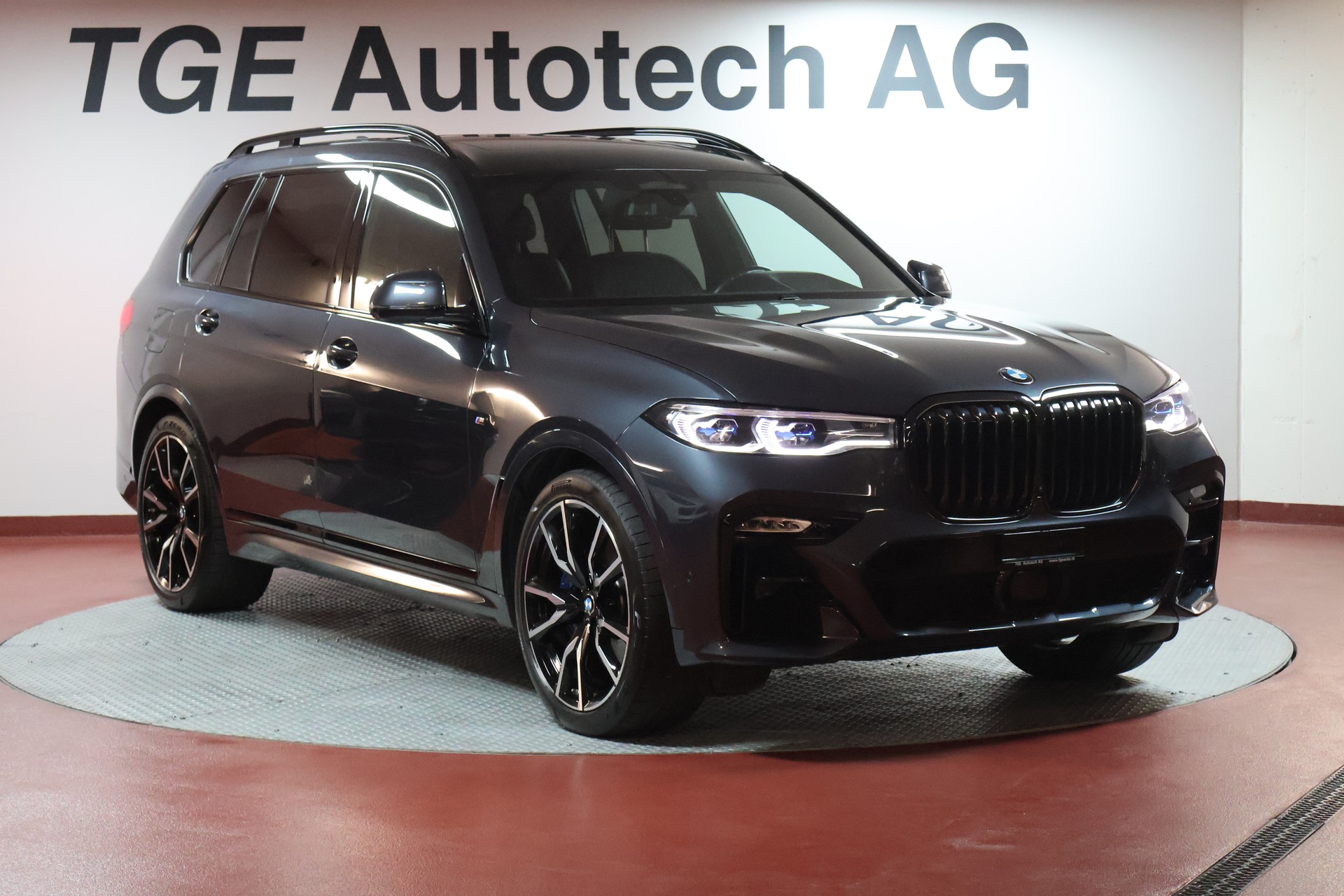 BMW X7 xDrive 48V 40d Steptronic M Sportpaket-showroom-element-1