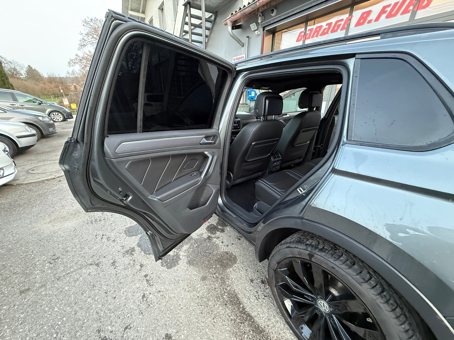VW Tiguan 2.0 TDI SCR Highline 4Motion DSG-image-10