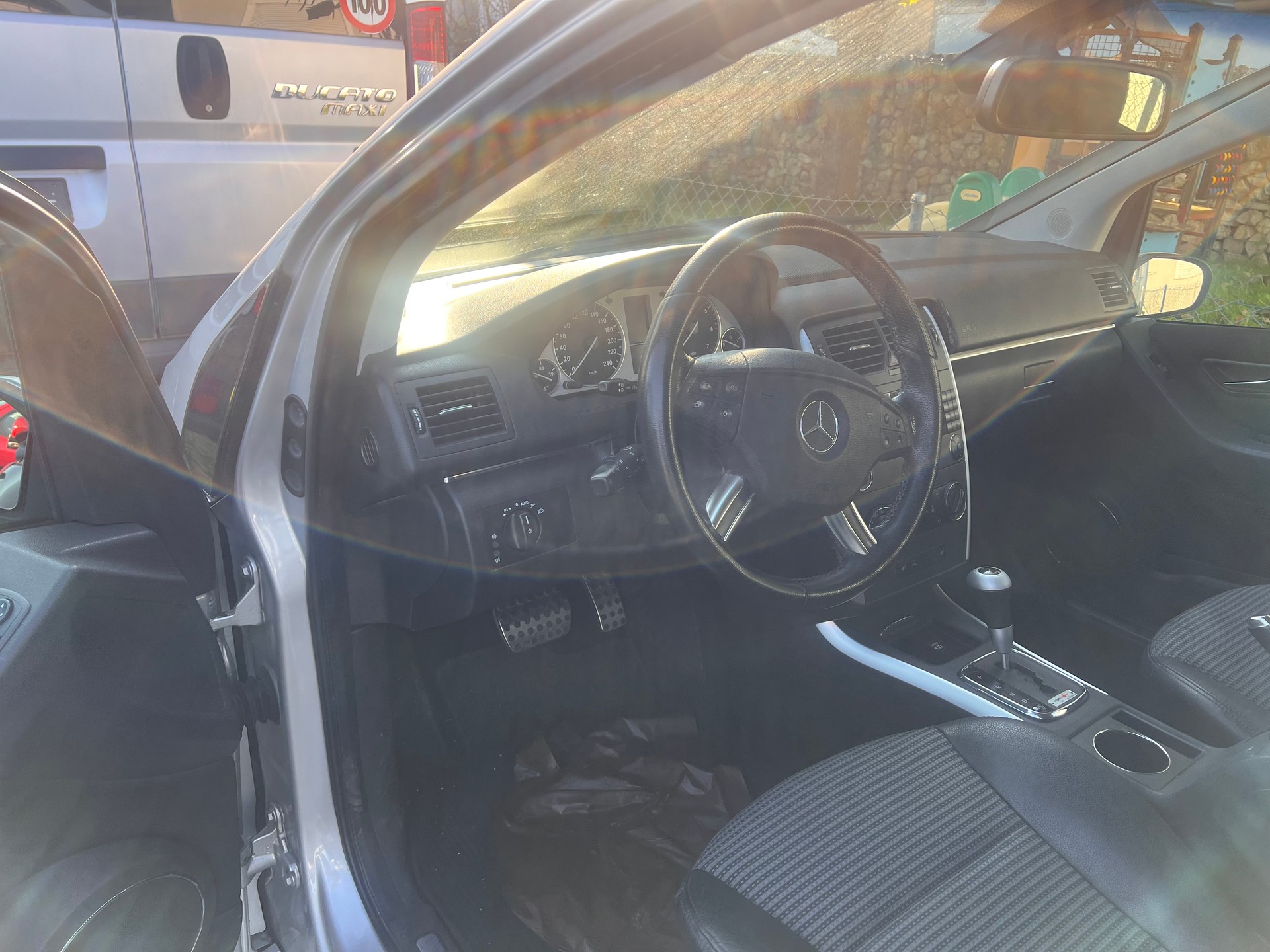 MERCEDES-BENZ B 200-image-7