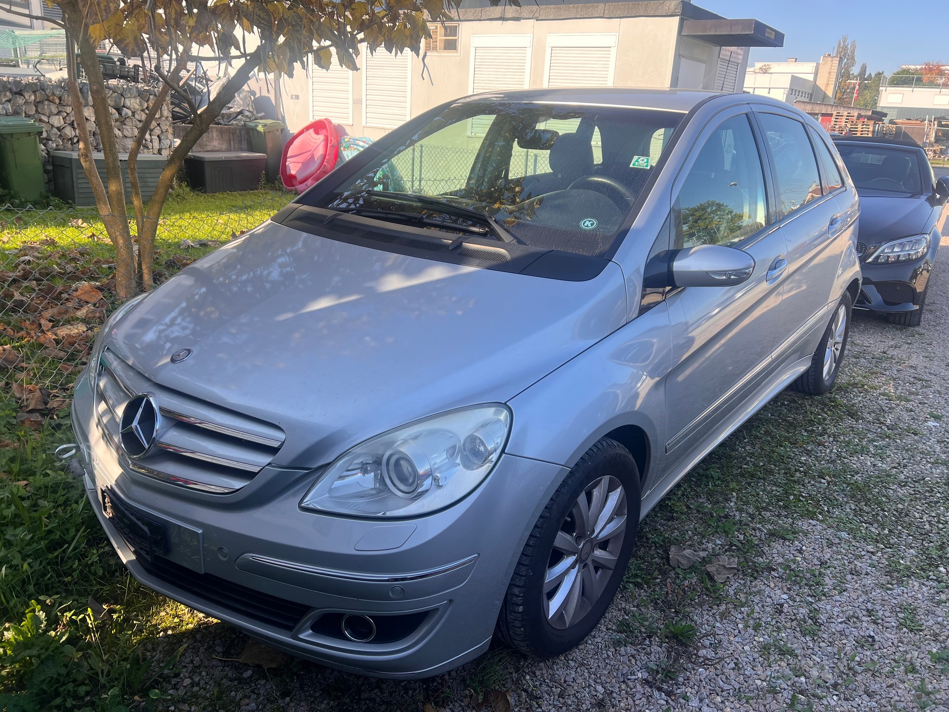 MERCEDES-BENZ B 200-image-1