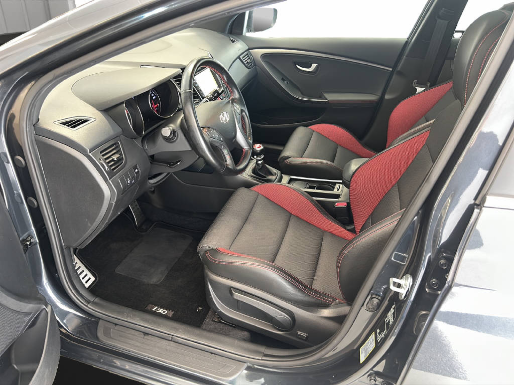 HYUNDAI i30 1.6 Turbo Vertex-image-3