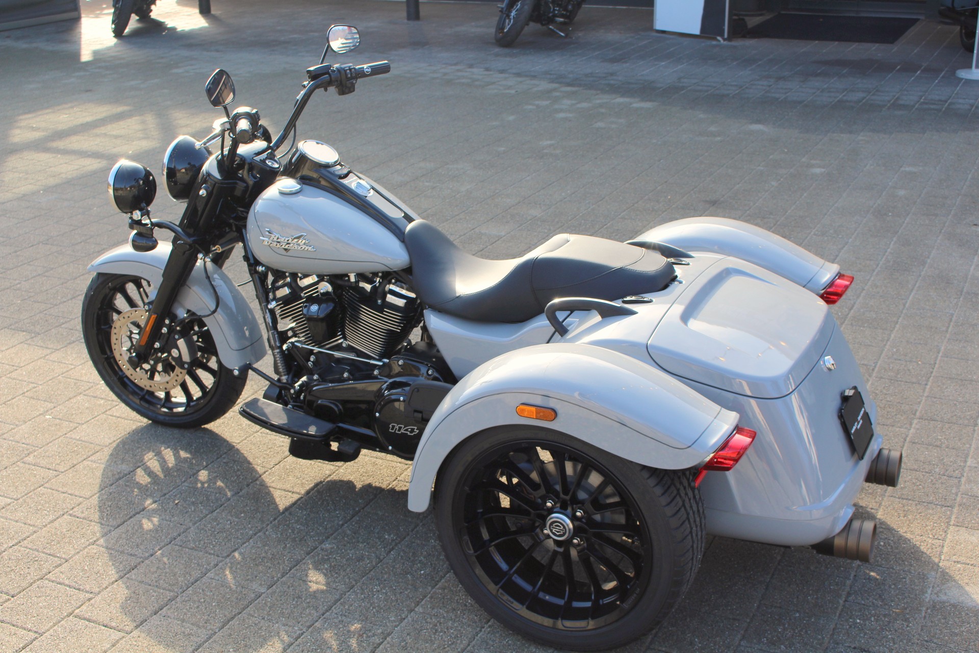HARLEY-DAVIDSON FLRT Freewheeeler-image-4