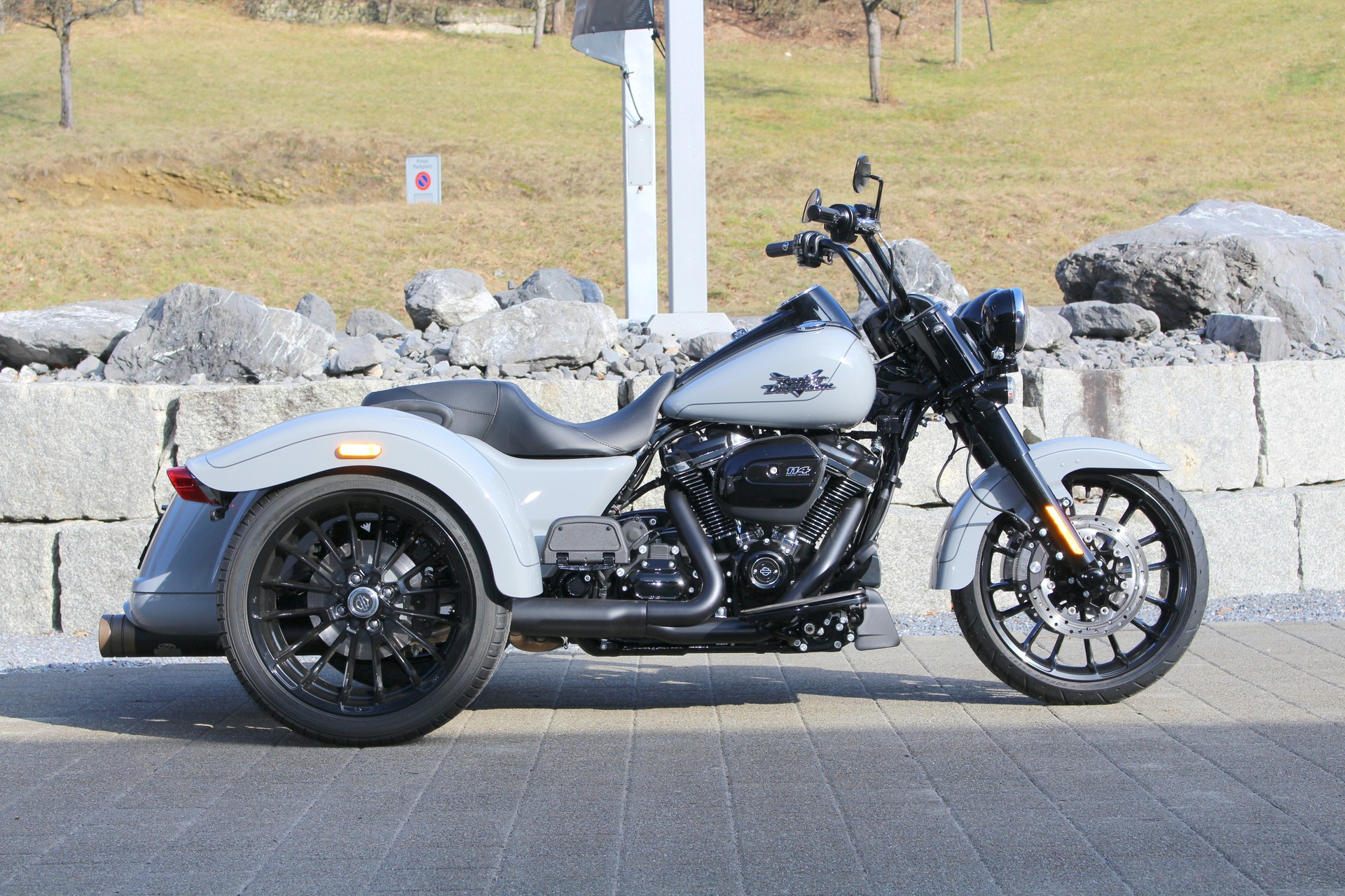HARLEY-DAVIDSON FLRT Freewheeeler