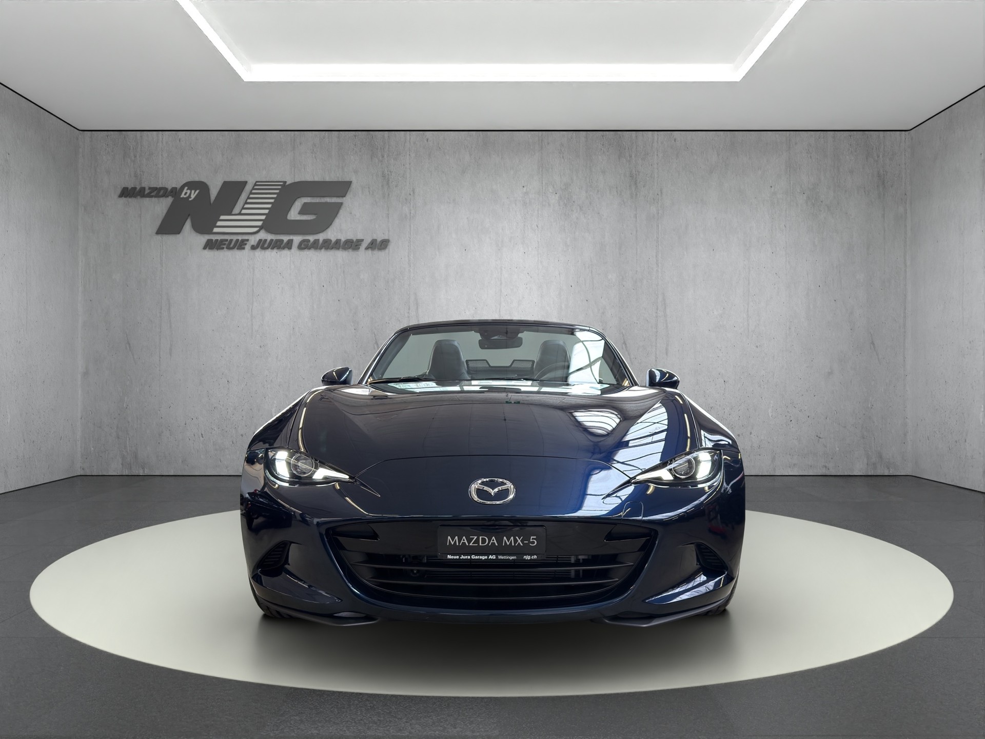 MAZDA MX-5 Skyactiv-G 132 Exclusive-line-showroom-element-1