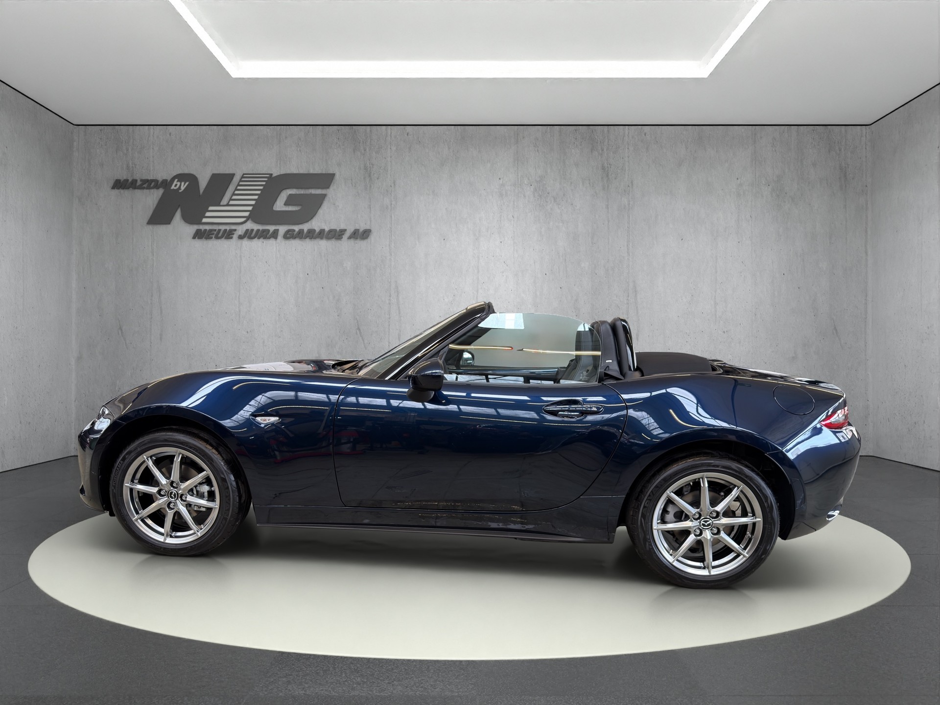 MAZDA MX-5 Skyactiv-G 132 Exclusive-line-showroom-element-3
