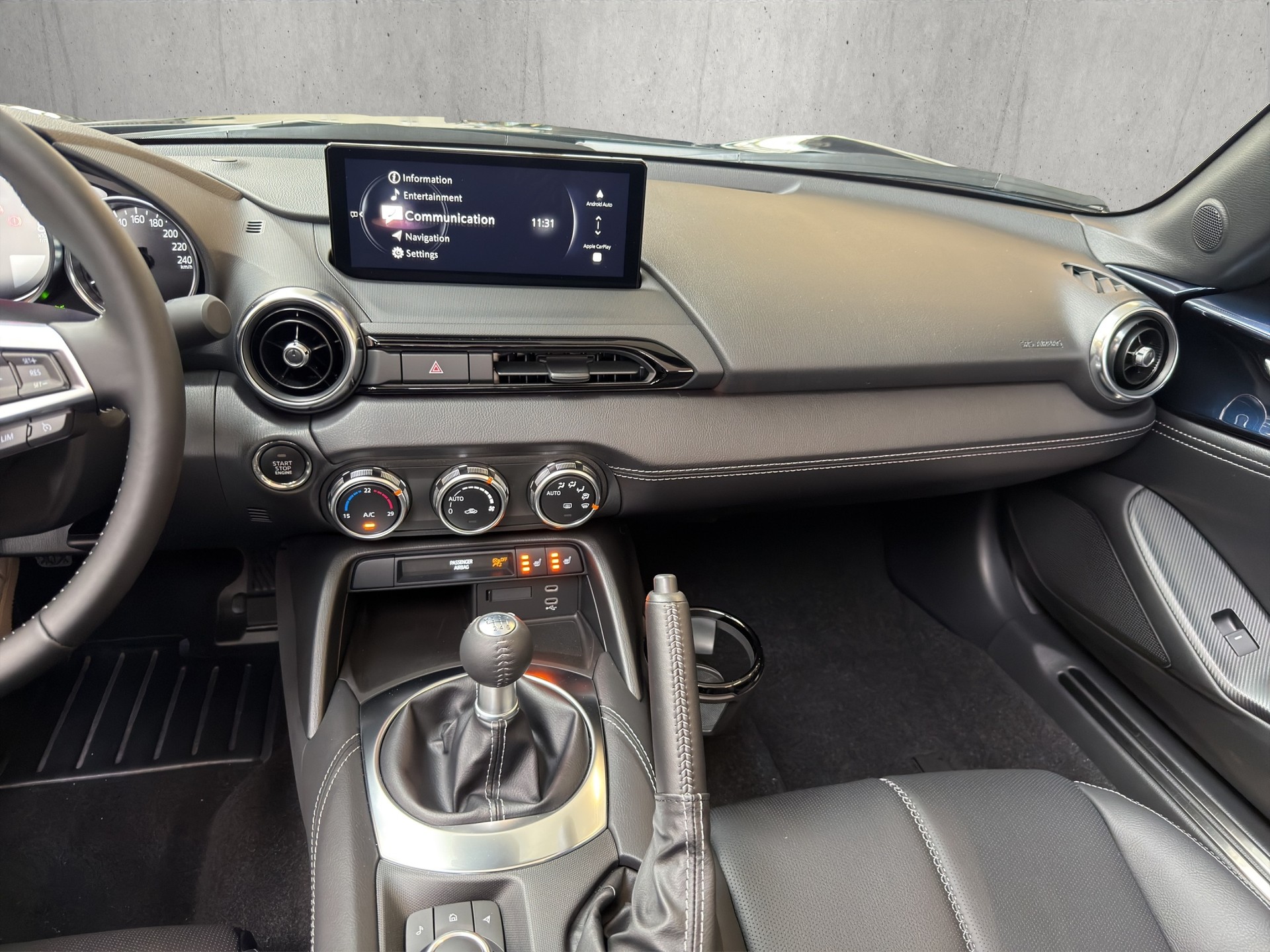 MAZDA MX-5 Skyactiv-G 132 Exclusive-line-image-11