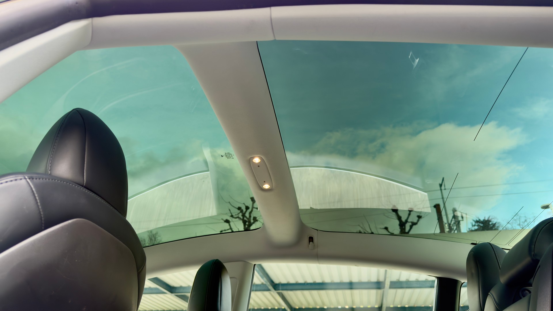 TESLA Model 3-image-14