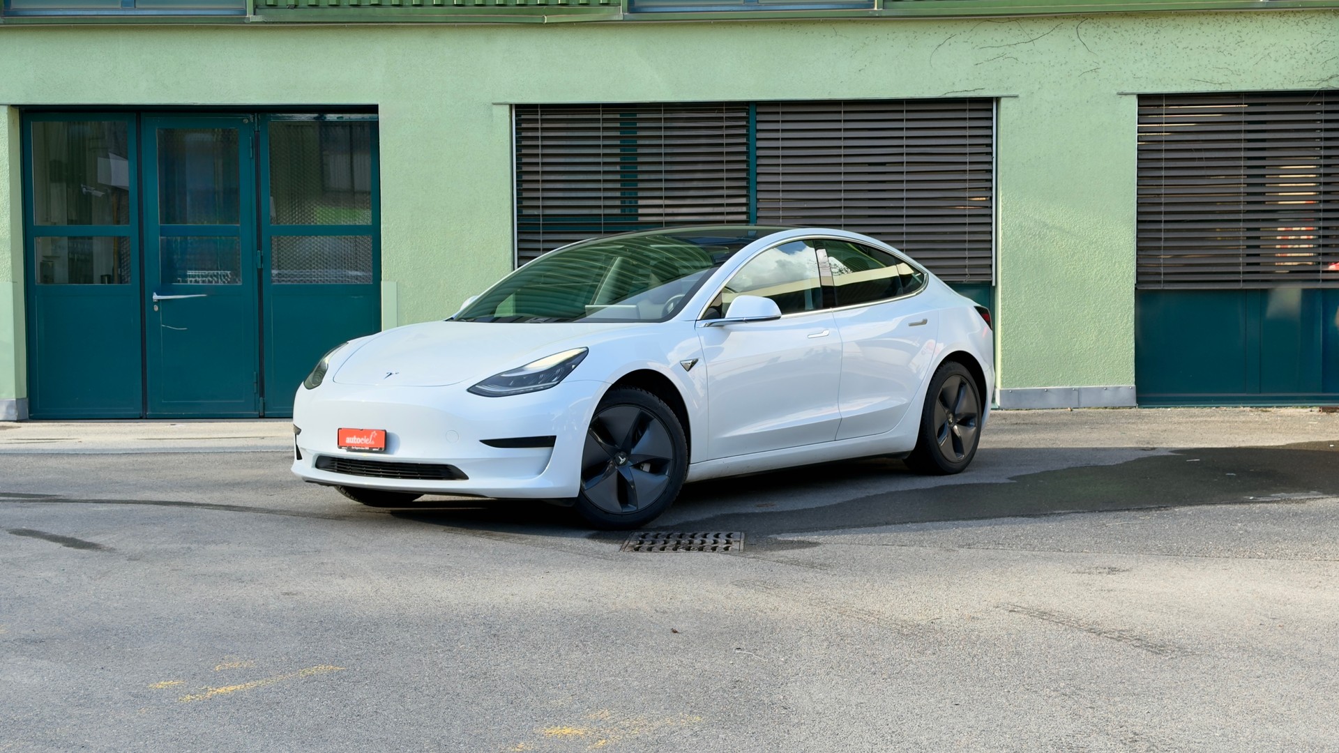 TESLA Model 3