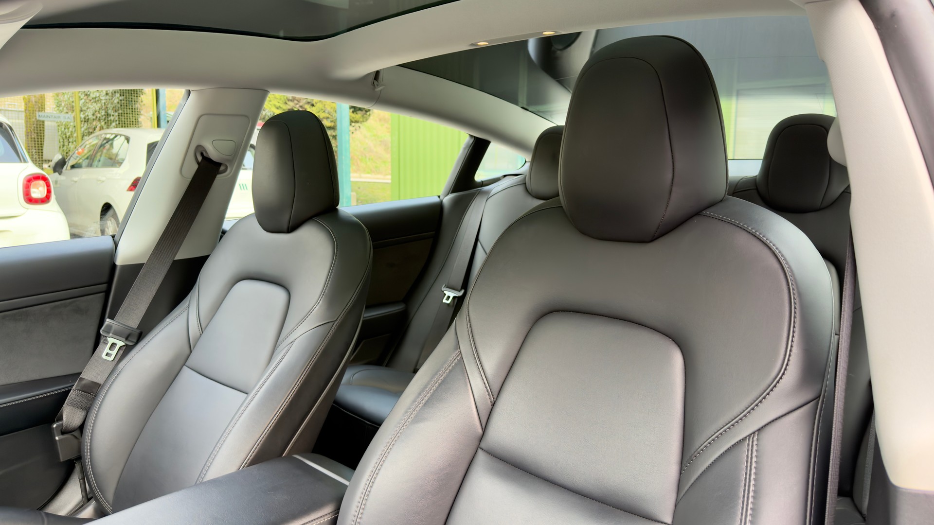 TESLA Model 3-image-11