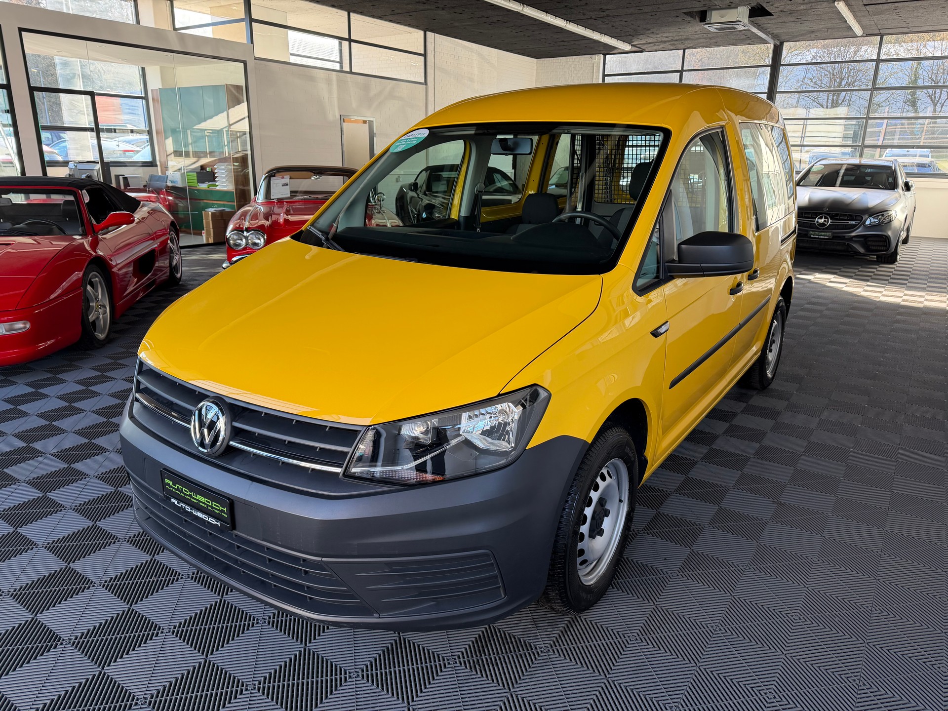 VW Caddy 1.0 TSI BlueMotion Technology-image-5