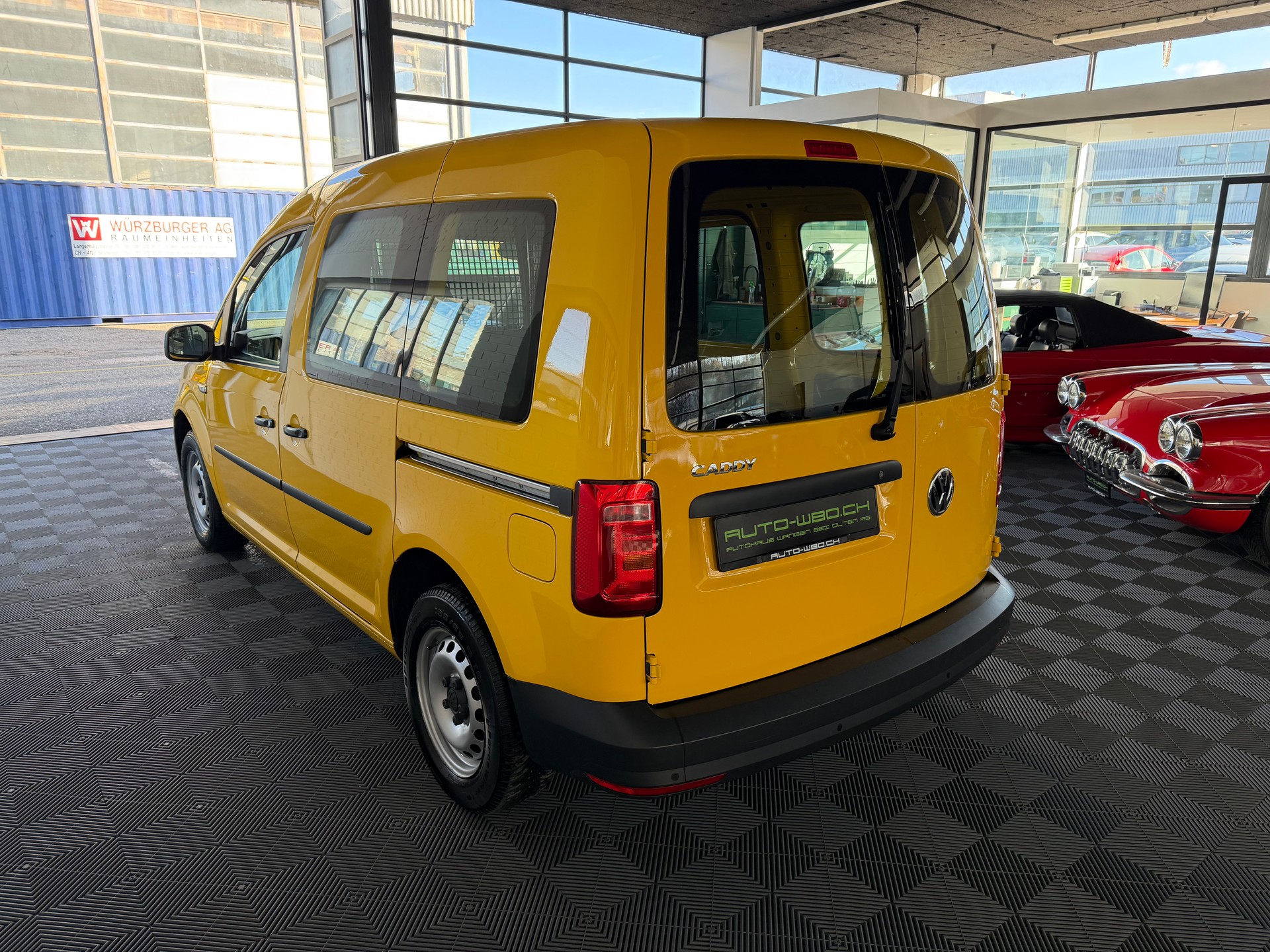 VW Caddy 1.0 TSI BlueMotion Technology-image-4