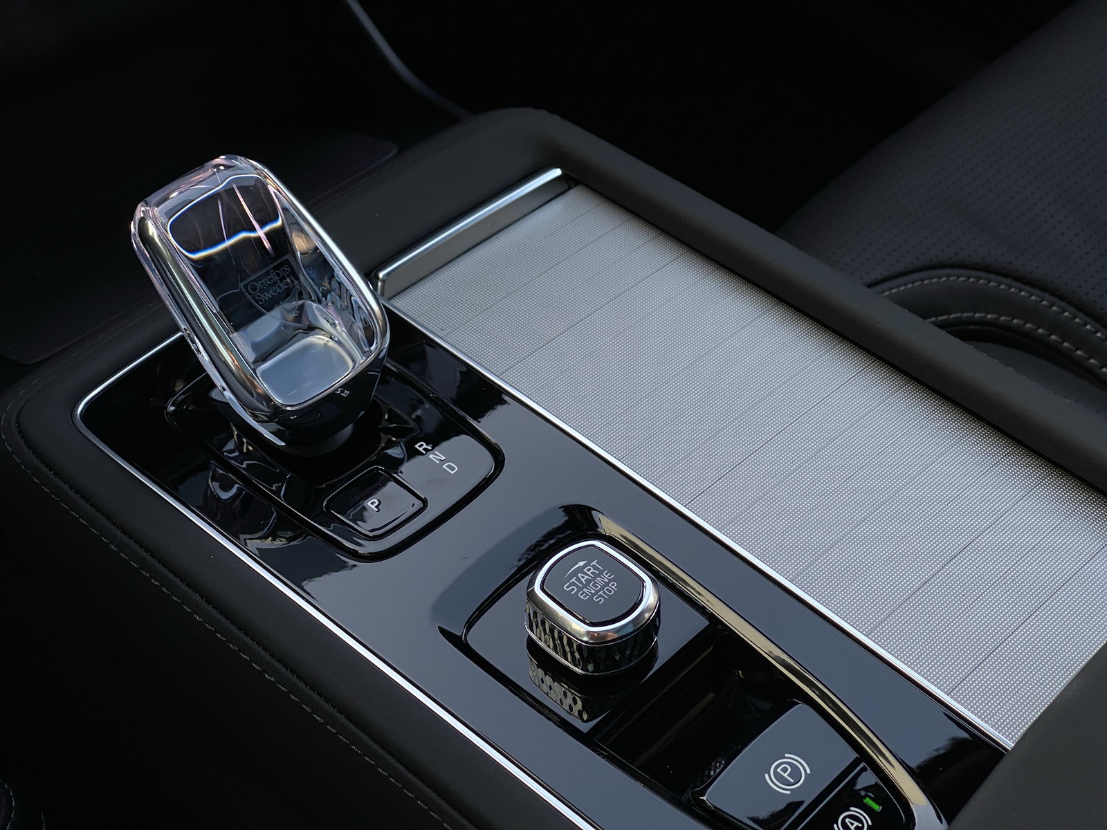 VOLVO XC90 2.0 T8 TE Black Edition eAWD-image-14